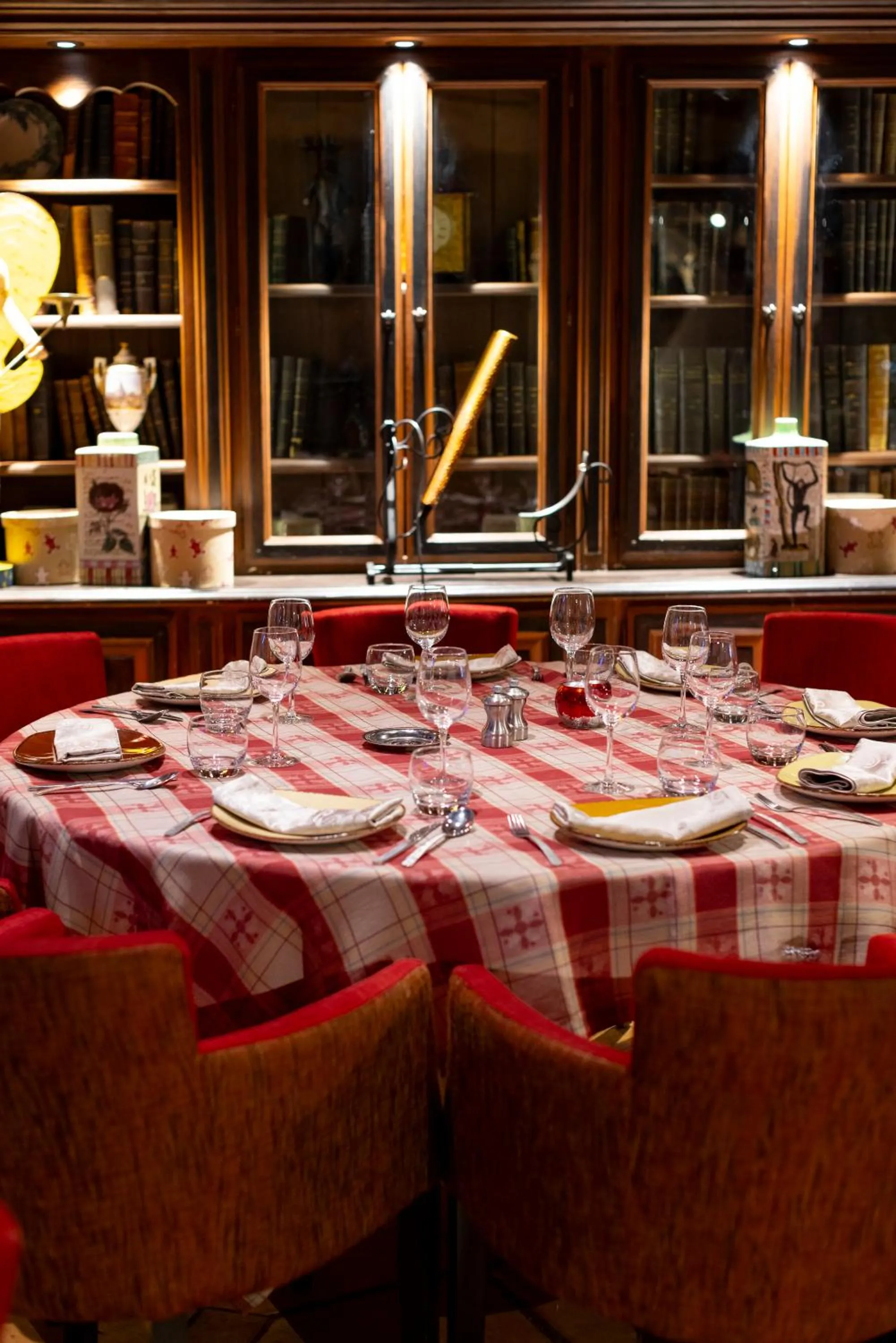 Restaurant/places to eat in Le Lana