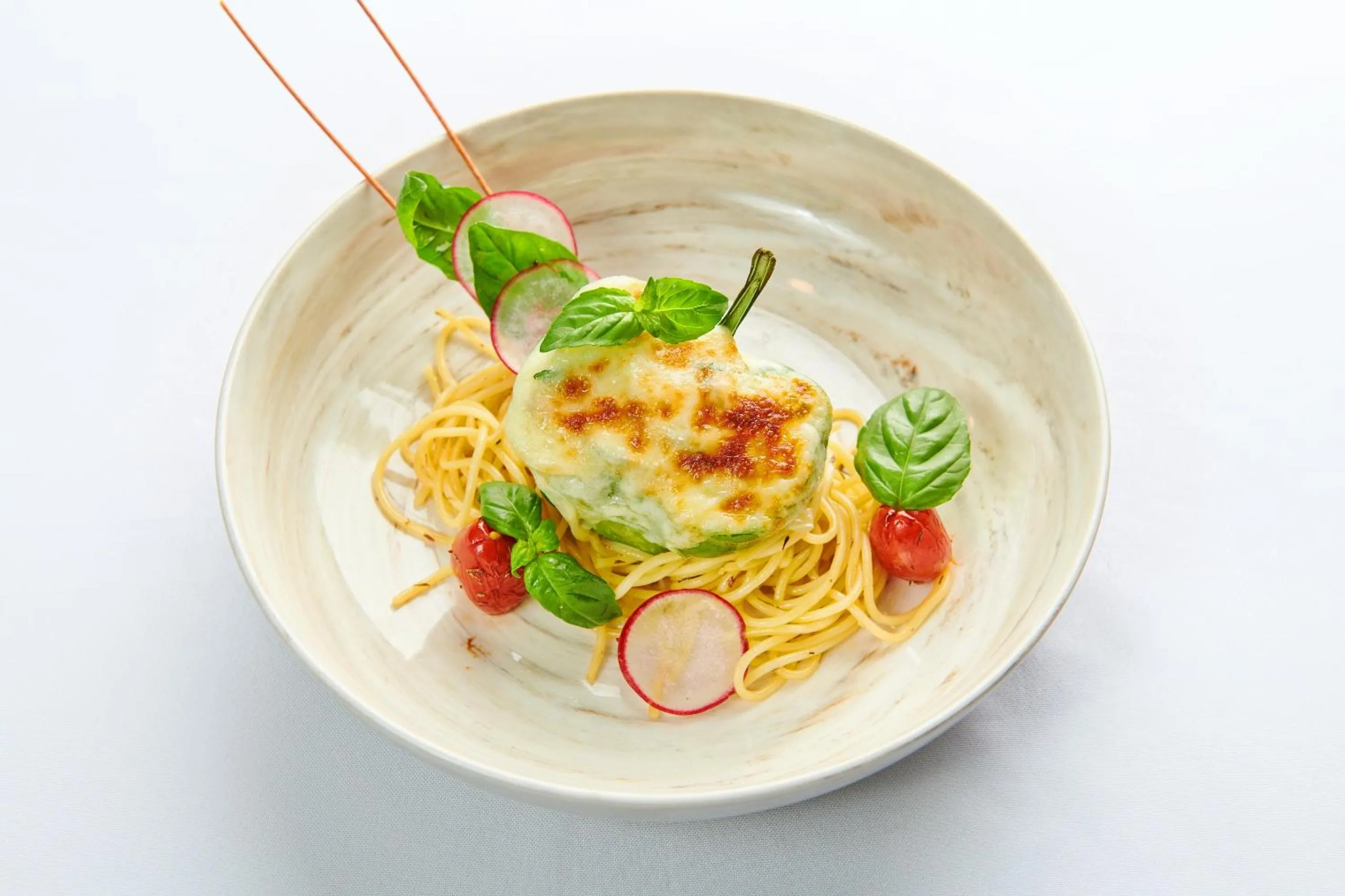 Food and drinks in Paradise Peak Cruise