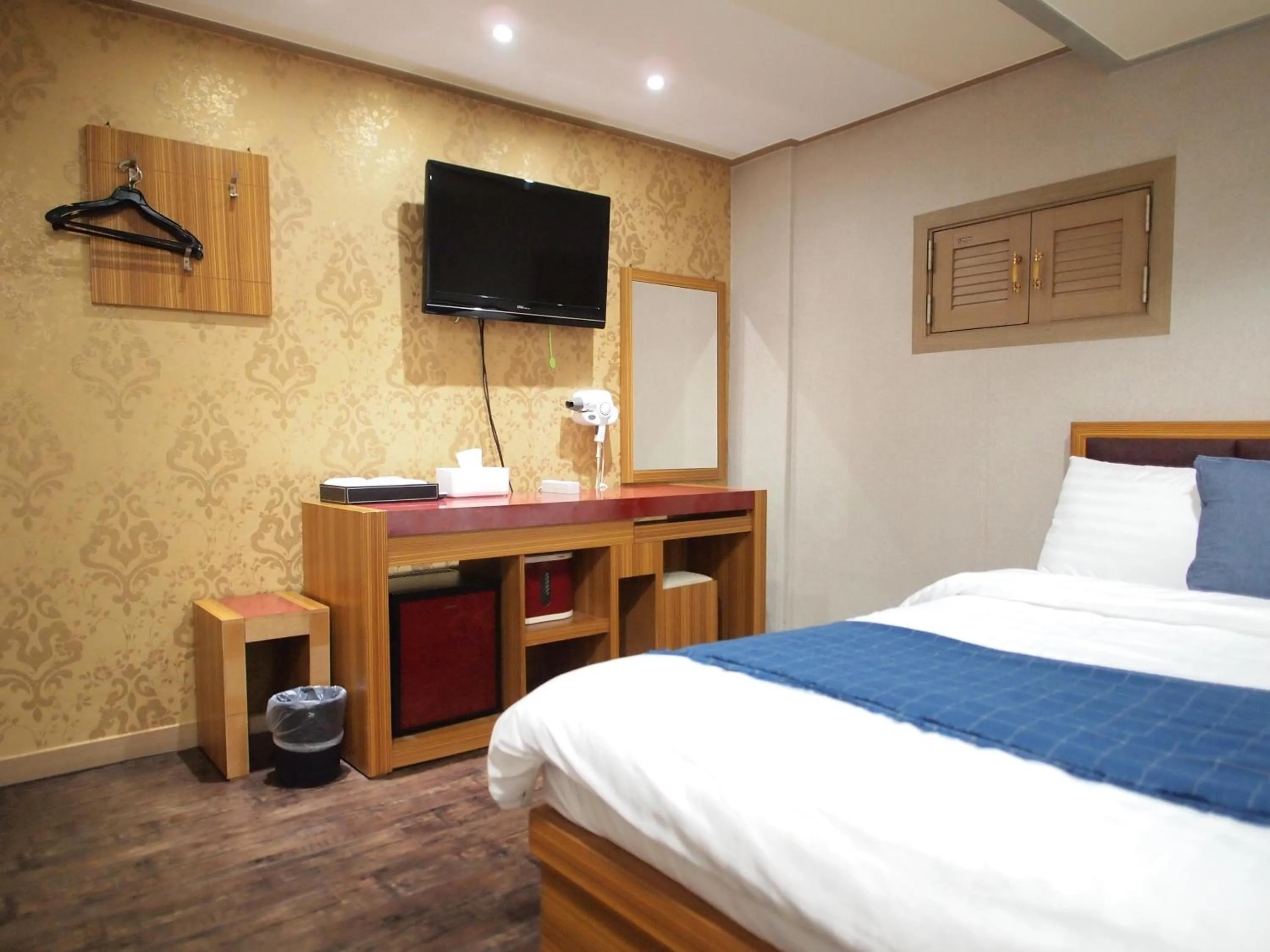 Bed in Hostel J Stay