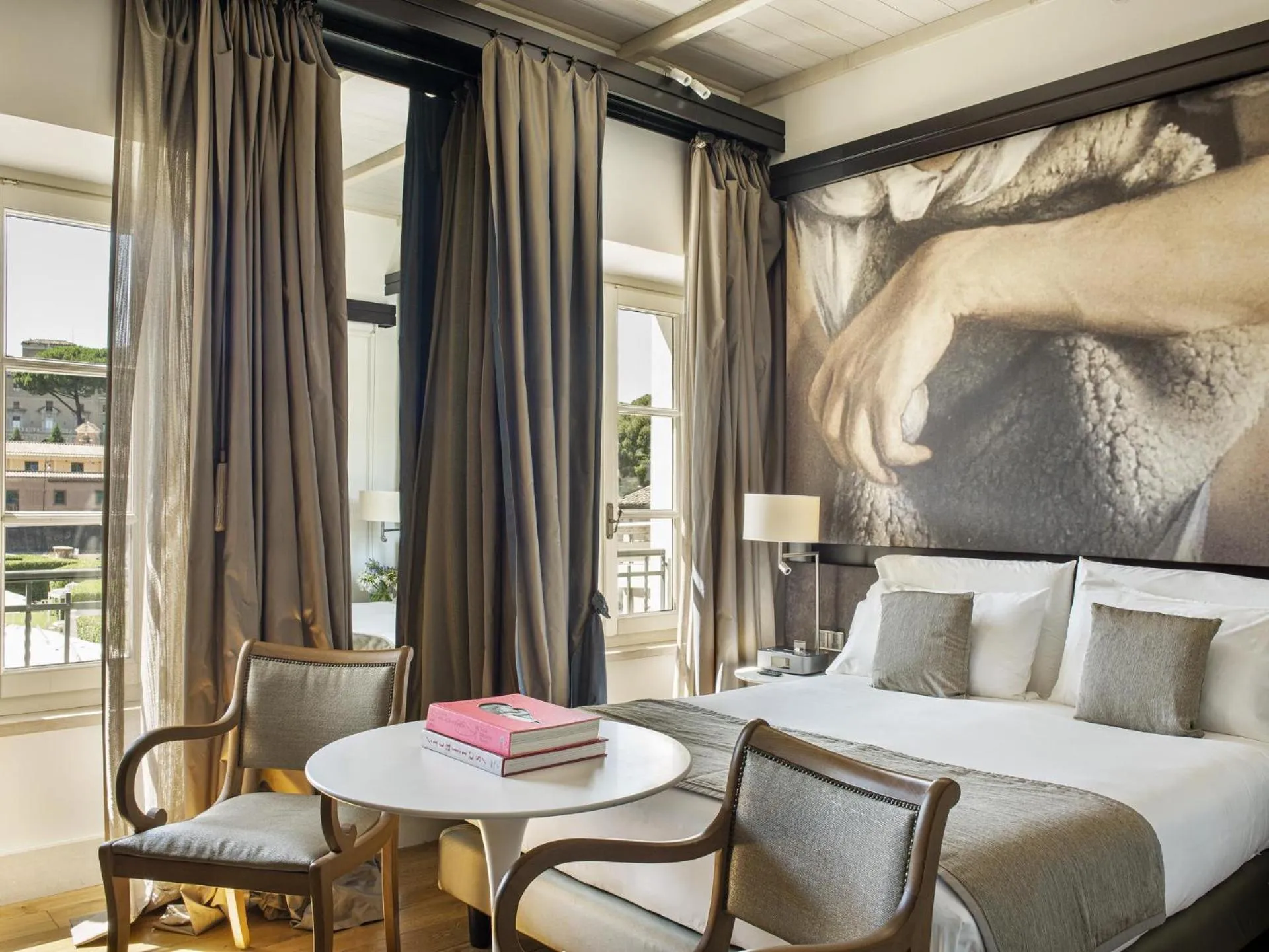 Bed in Villa Agrippina Gran Meliá – The Leading Hotels of the World