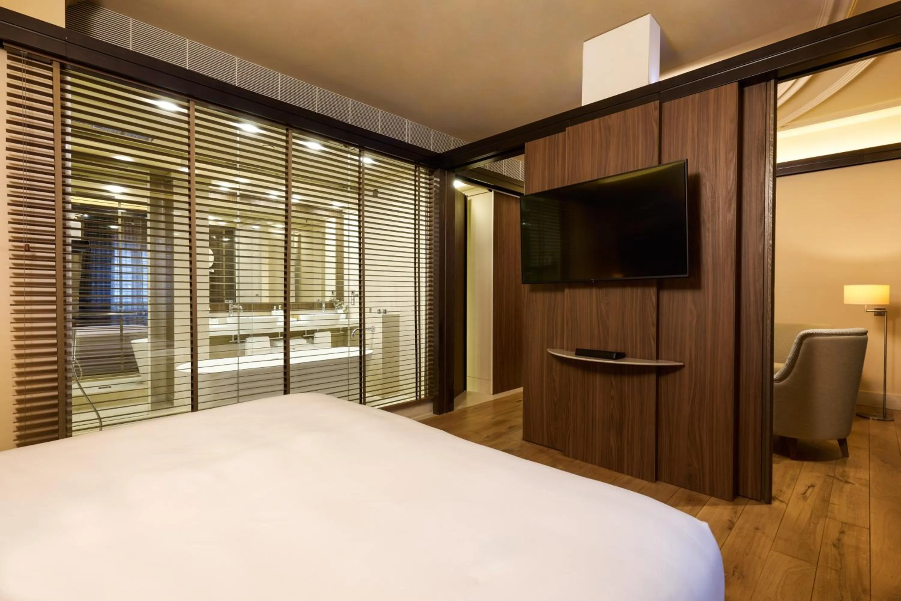 Bed in Villa Agrippina Gran Meliá – The Leading Hotels of the World