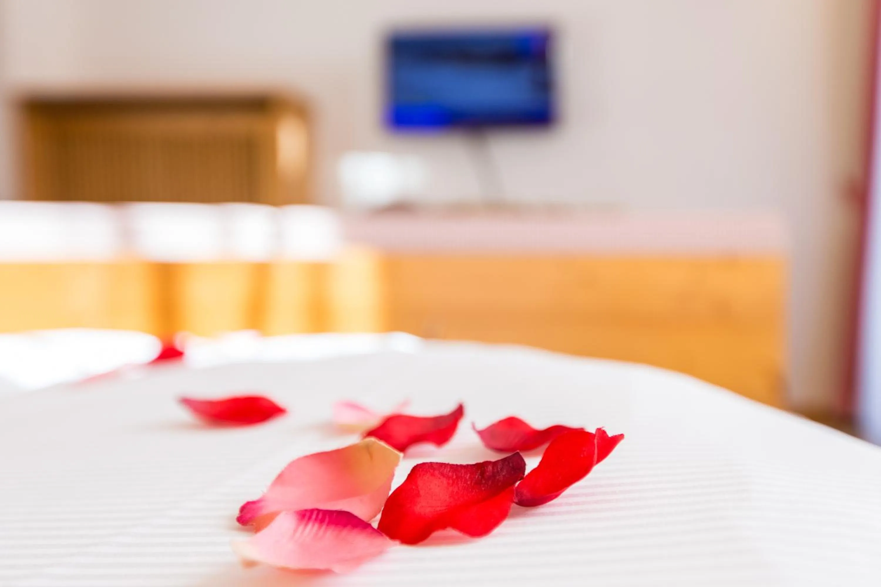 Photo of the whole room, Bed in Hotel Goldene Rose