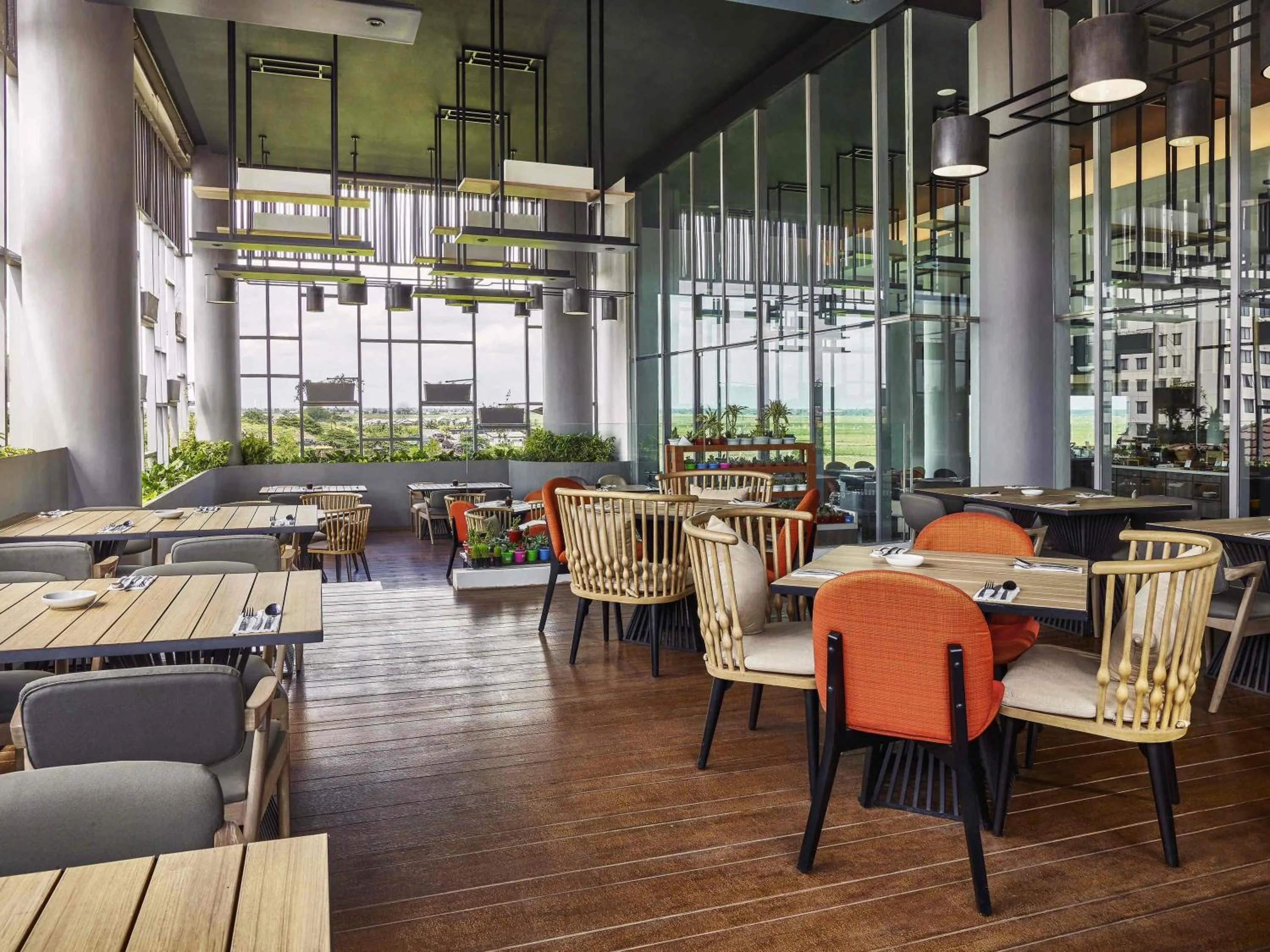 Restaurant/places to eat in Novotel Karawang