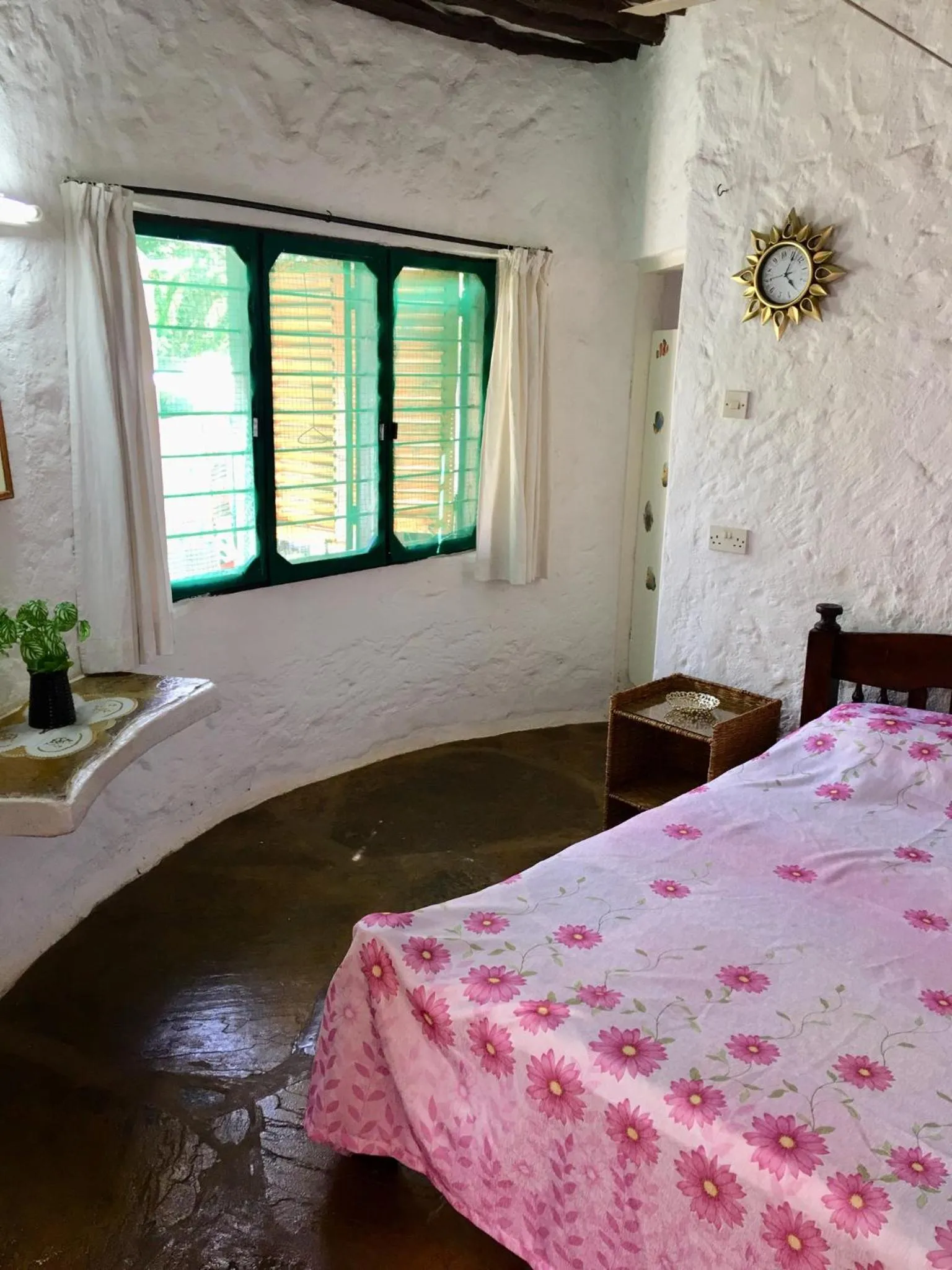 Bedroom, Bed in Tradewinds Lodge