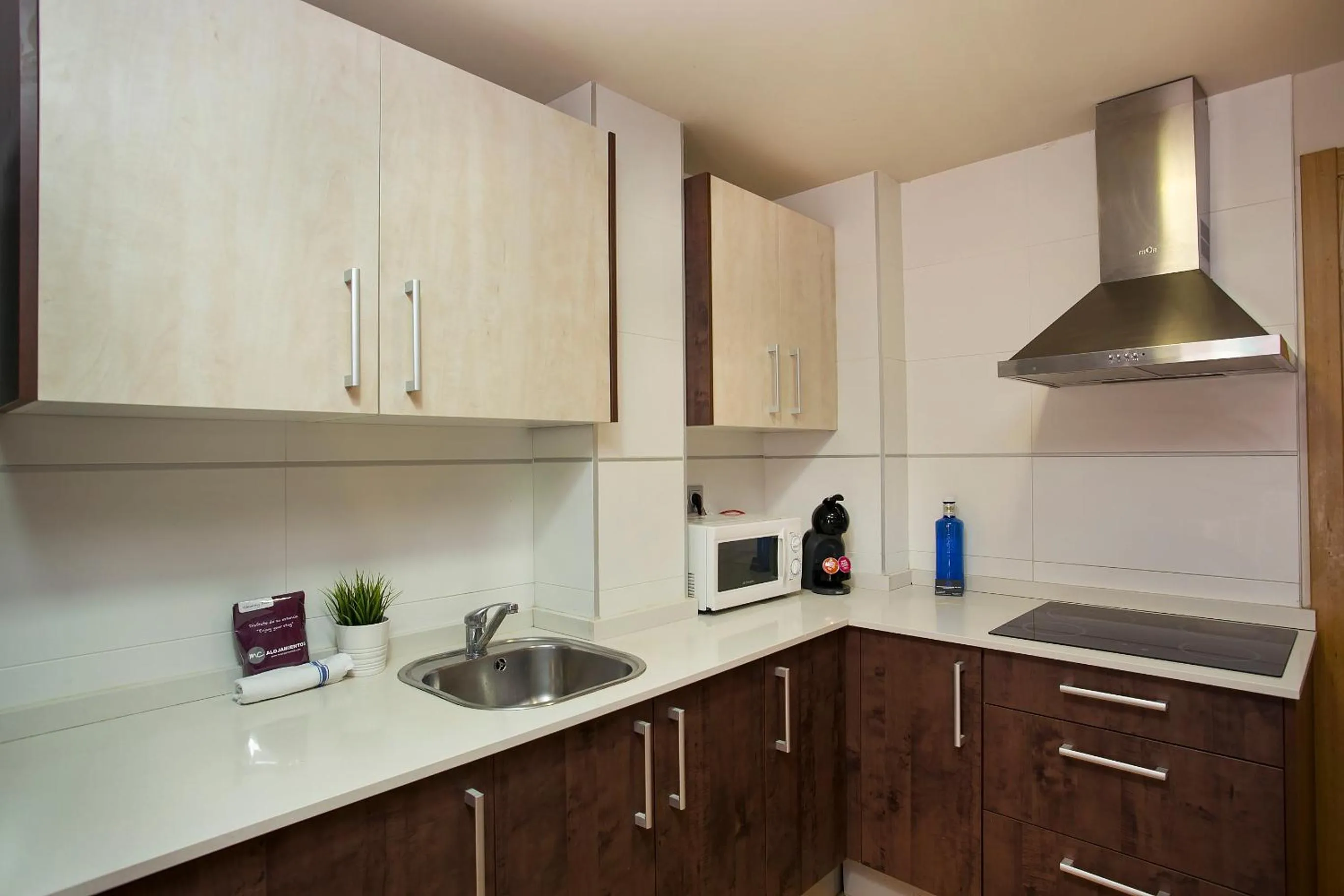 Kitchen or kitchenette in Wave Apartments