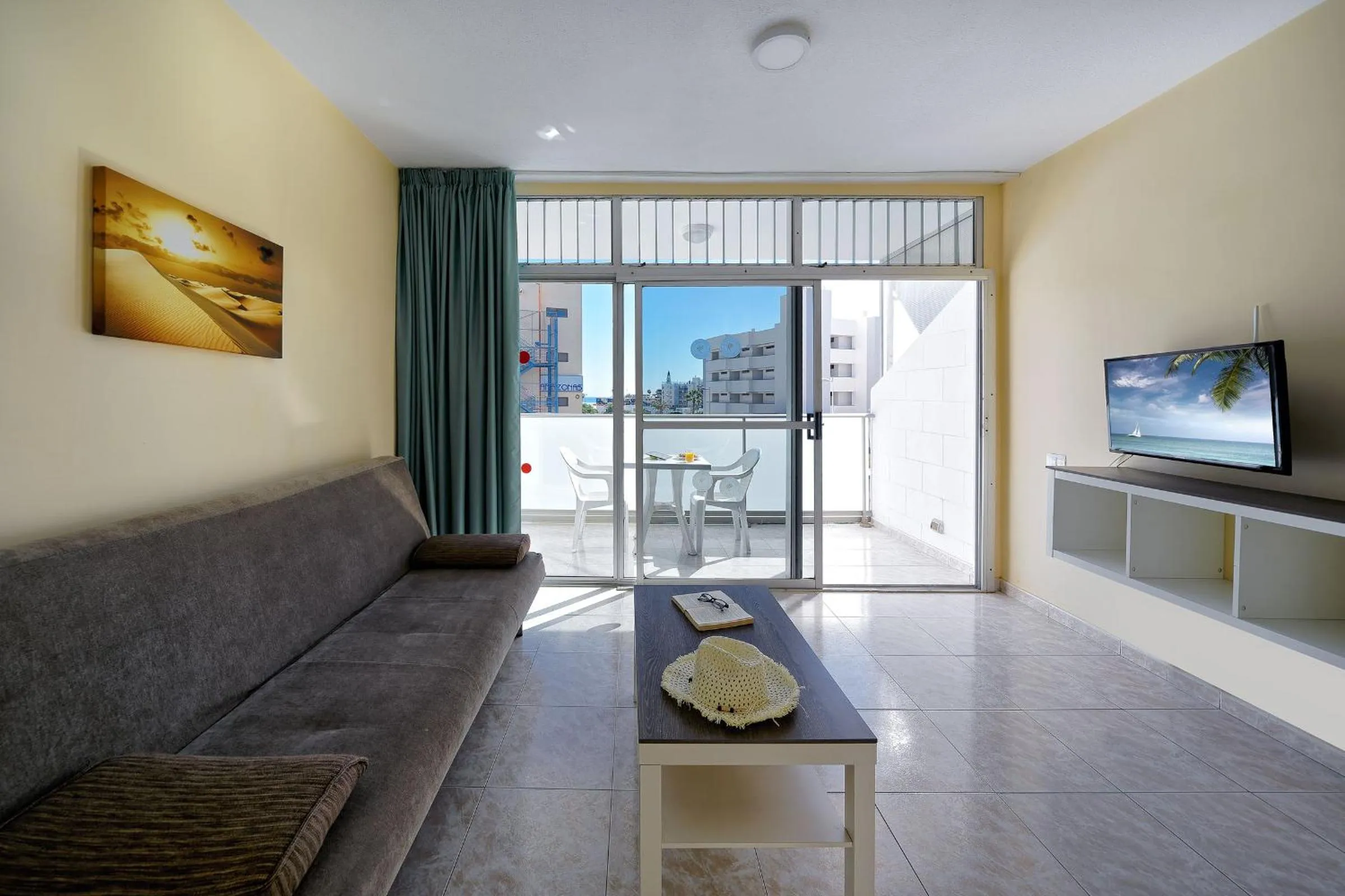 Living room in Apartamentos Strelitzias