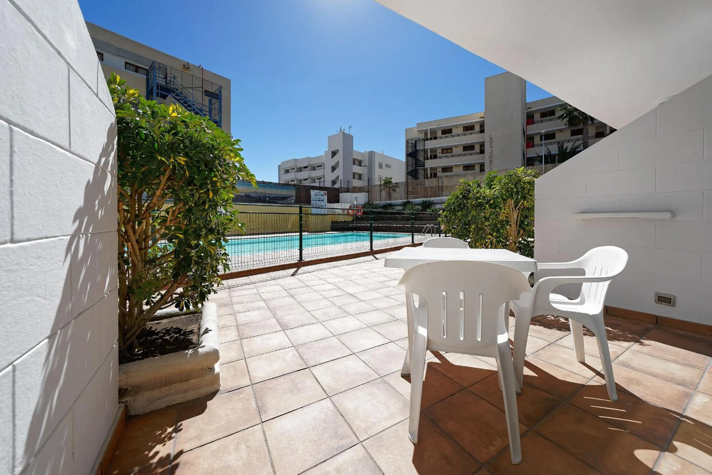 Balcony/Terrace in Apartamentos Strelitzias