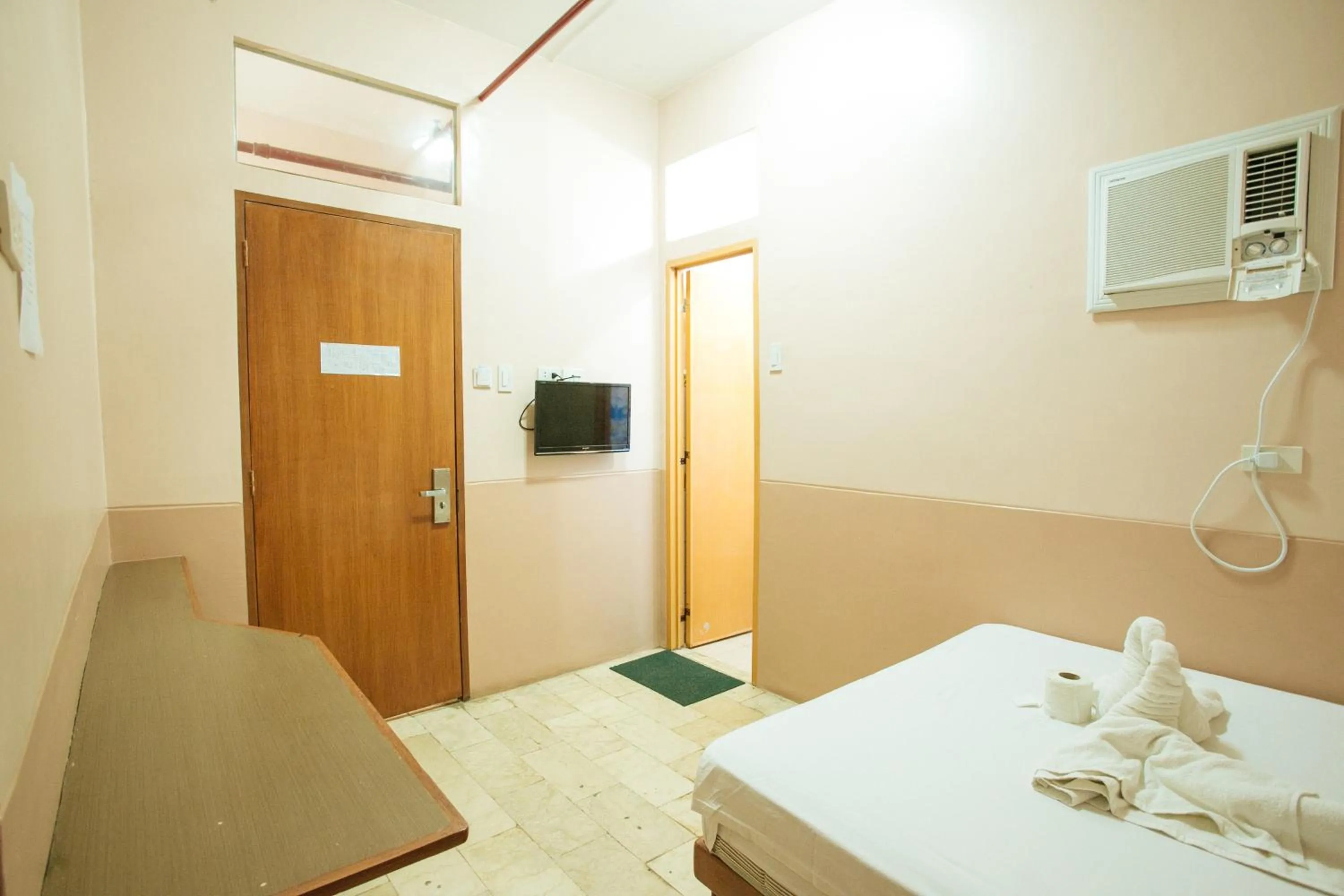 Bed in GV Hotel - Tagbilaran City