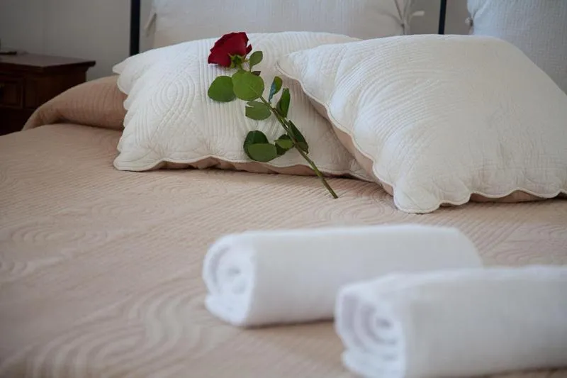 Decorative detail, Bed in Sant'Angelo 42