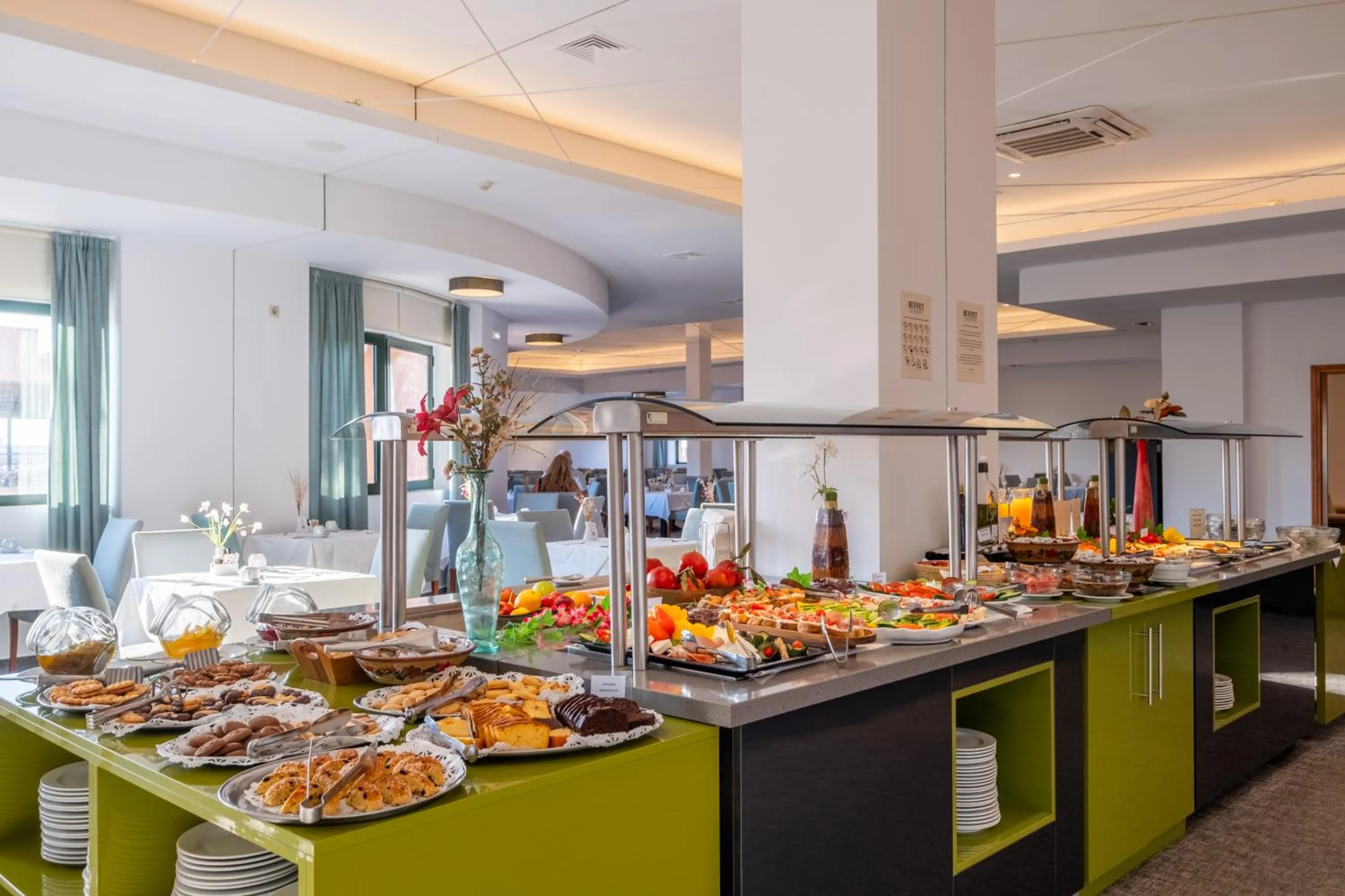 Restaurant/places to eat in Mediterranean Beach Resort