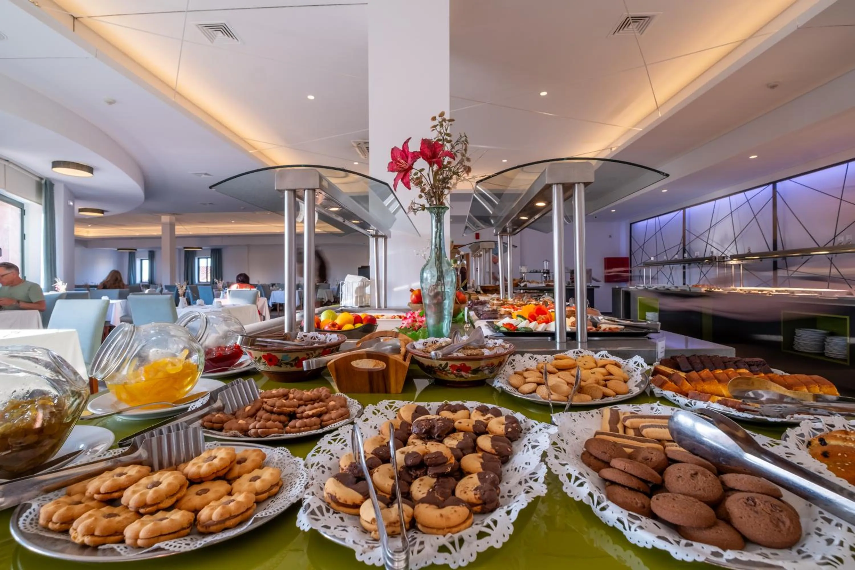 Restaurant/places to eat in Mediterranean Beach Resort