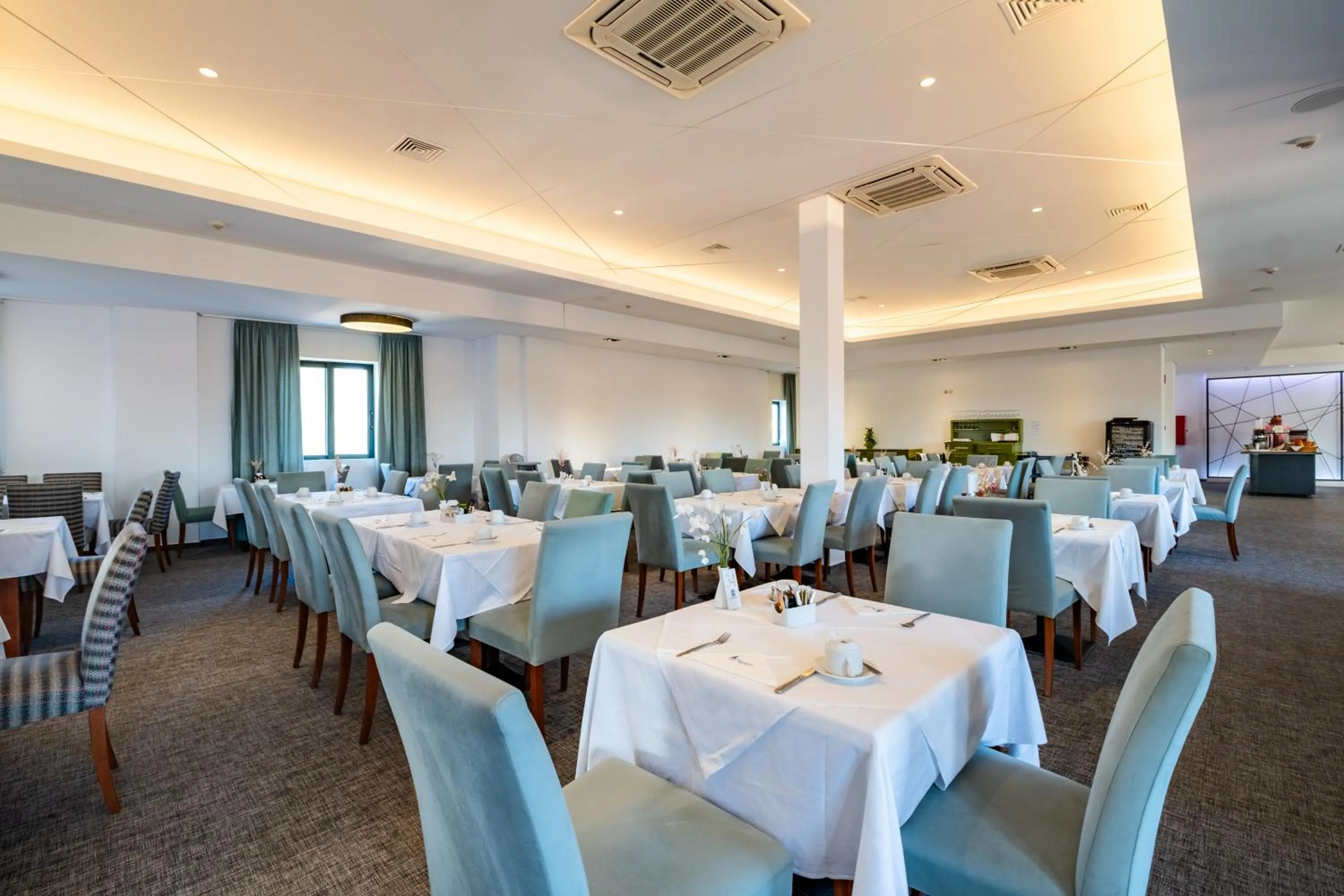 Restaurant/places to eat in Mediterranean Beach Resort