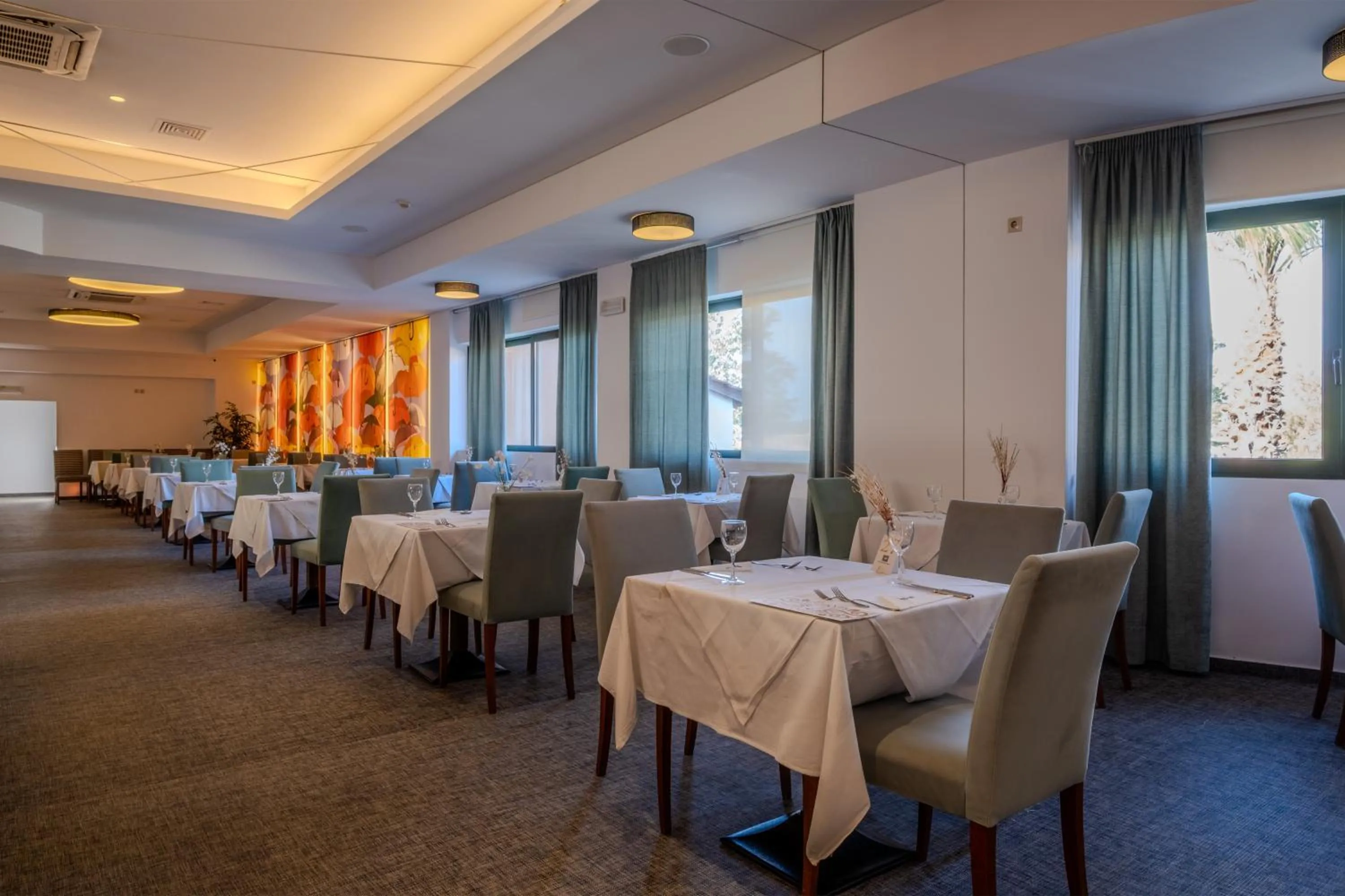 Restaurant/places to eat in Mediterranean Beach Resort