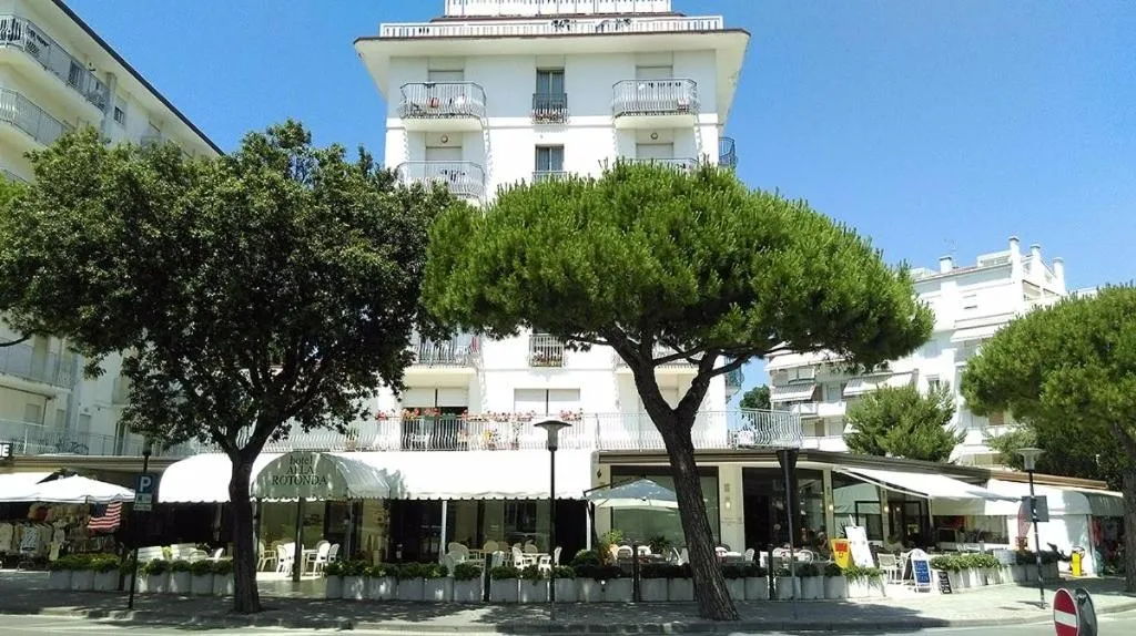 Property building in Hotel Alla Rotonda