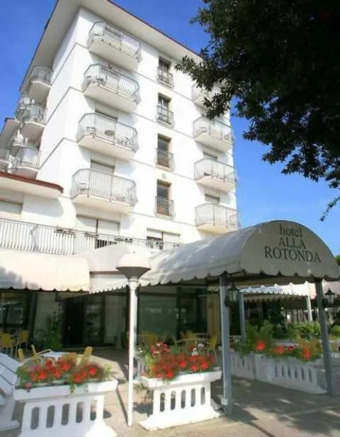 Property building in Hotel Alla Rotonda