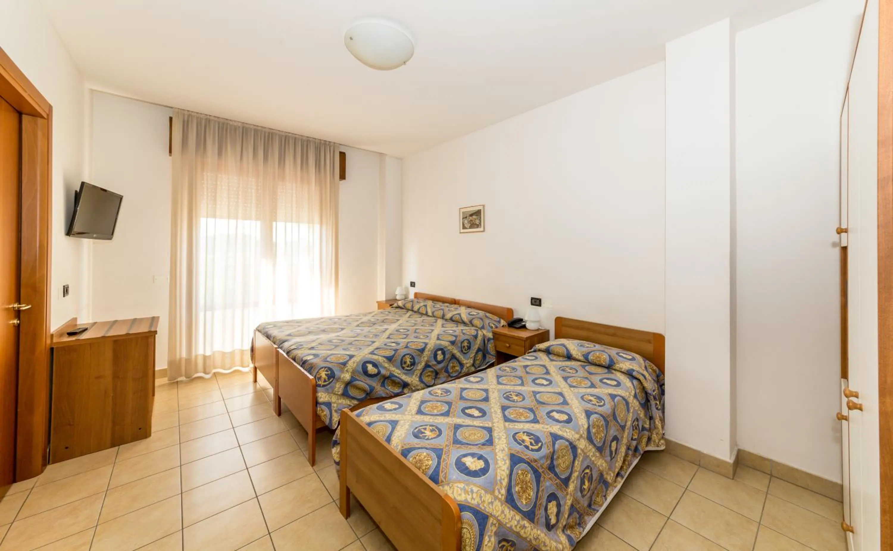 Bedroom, Bed in Hotel Alla Rotonda