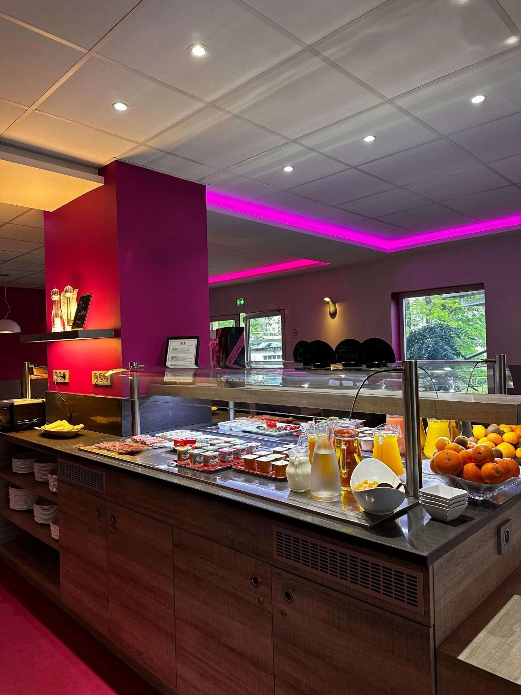 Restaurant/places to eat in Brit Hotel La Ferté sous Jouarre