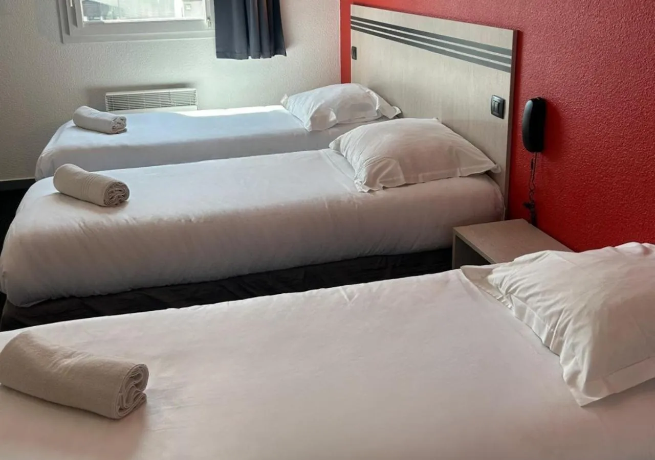 Bed in Brit Hotel La Ferté sous Jouarre