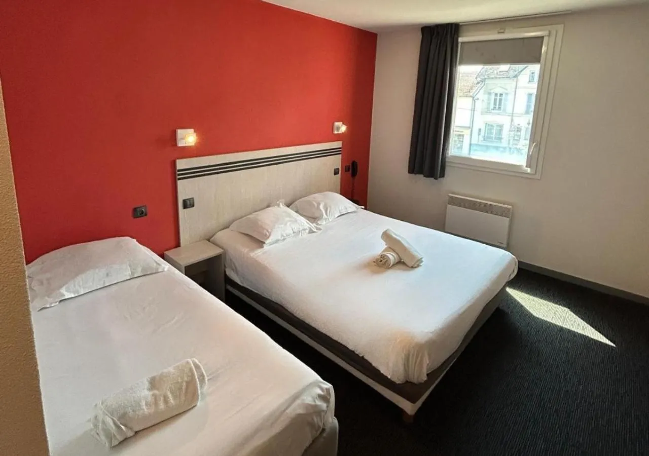 Bed in Brit Hotel La Ferté sous Jouarre