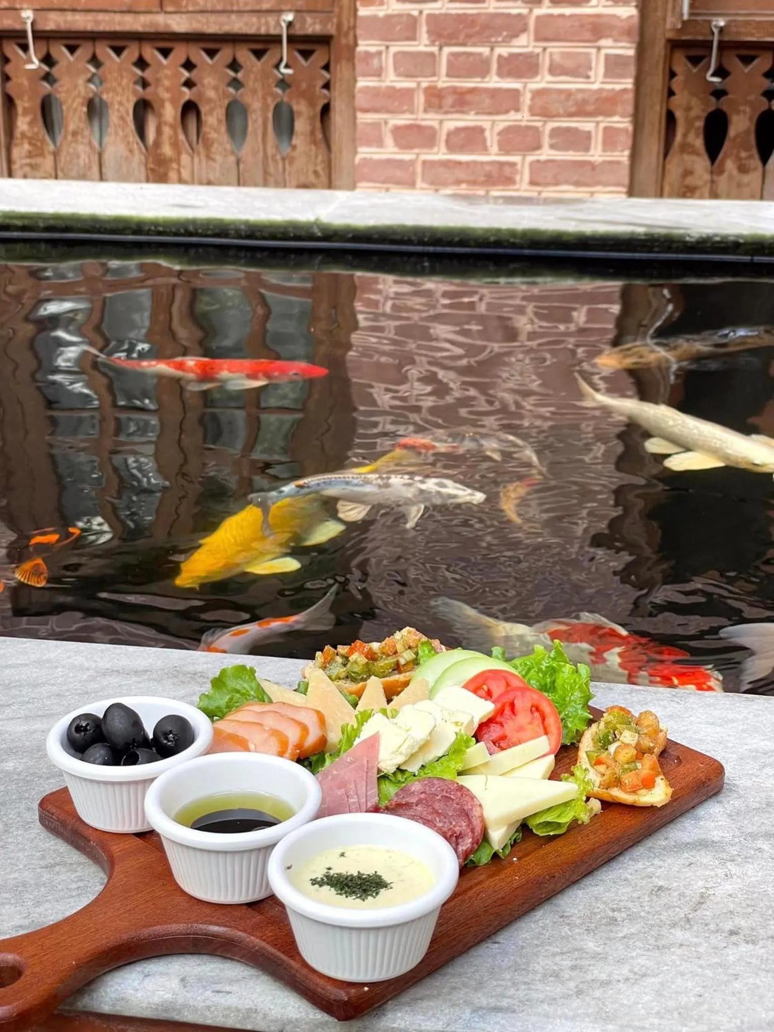 Restaurant/places to eat in Hotel Timila