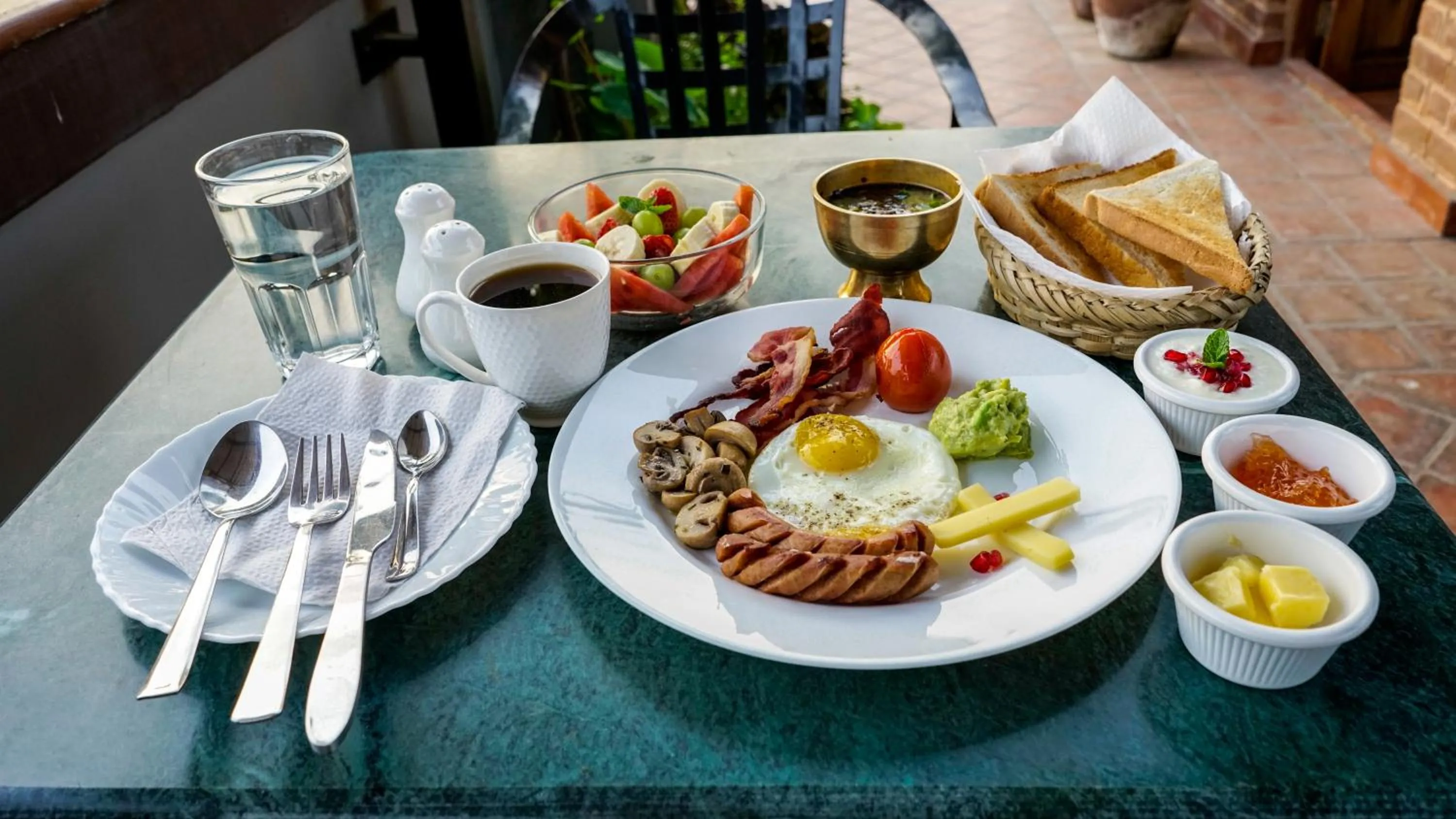 Breakfast in Hotel Timila