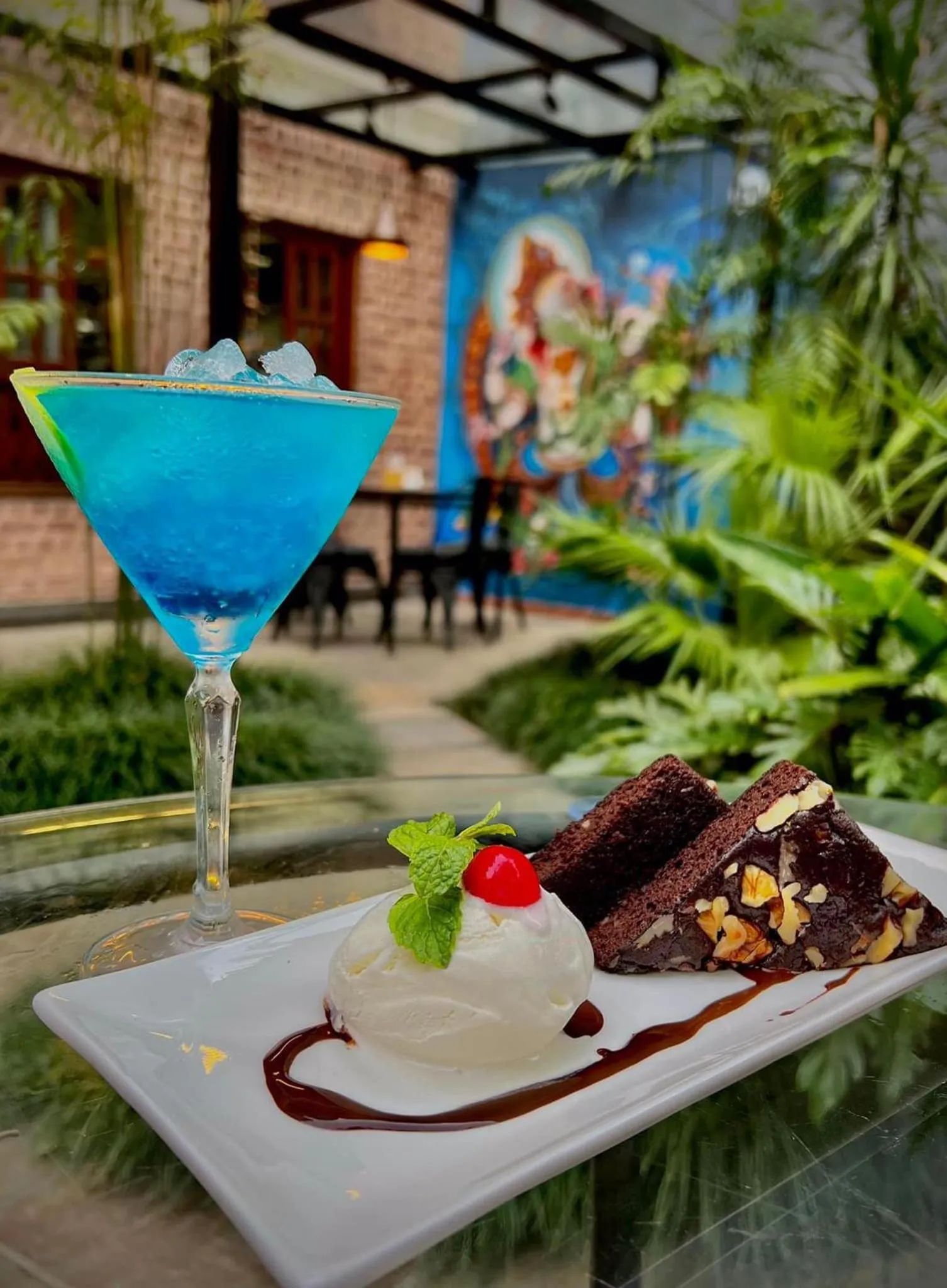 Restaurant/places to eat in Hotel Timila