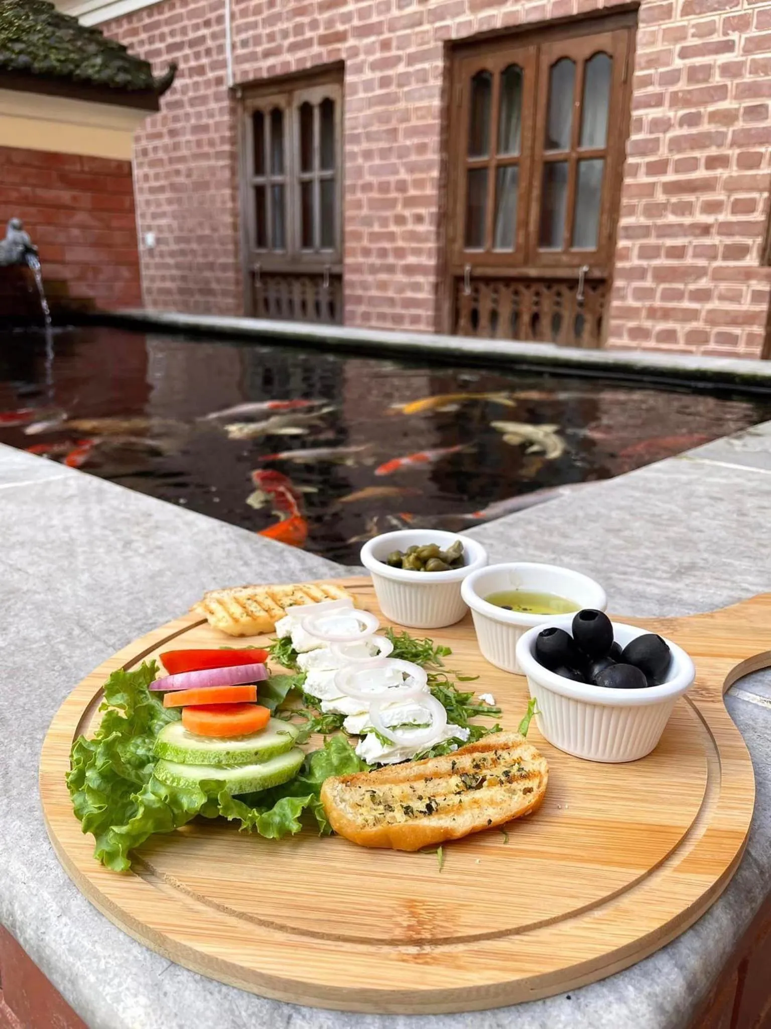 Restaurant/places to eat in Hotel Timila