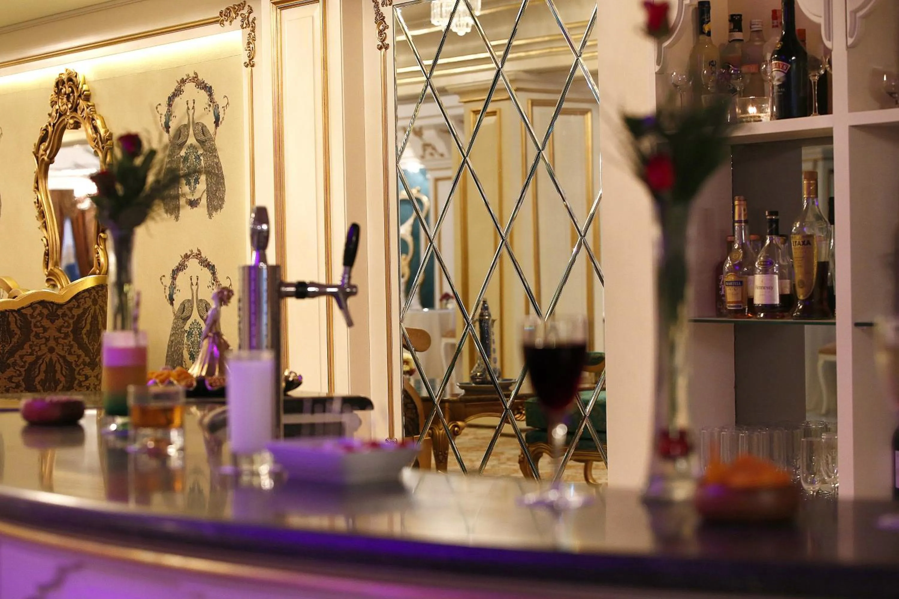 Lounge or bar in Fuat Pasa Oteli - Special Category Bosphorus