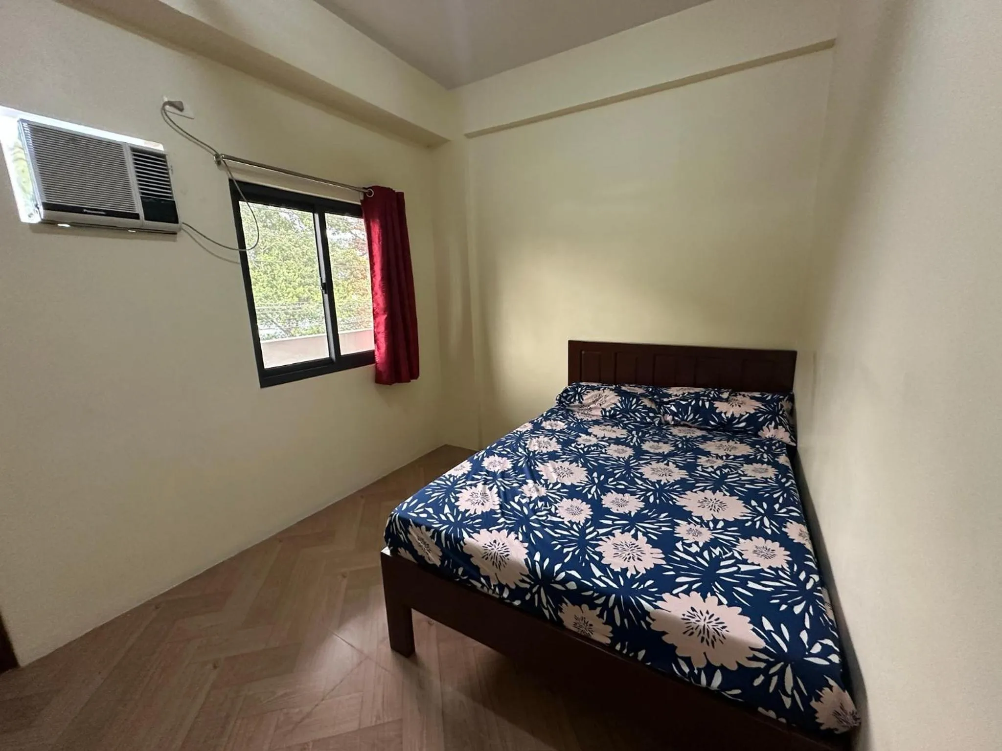 Bed in RV3 TRANSIENT HOUSE