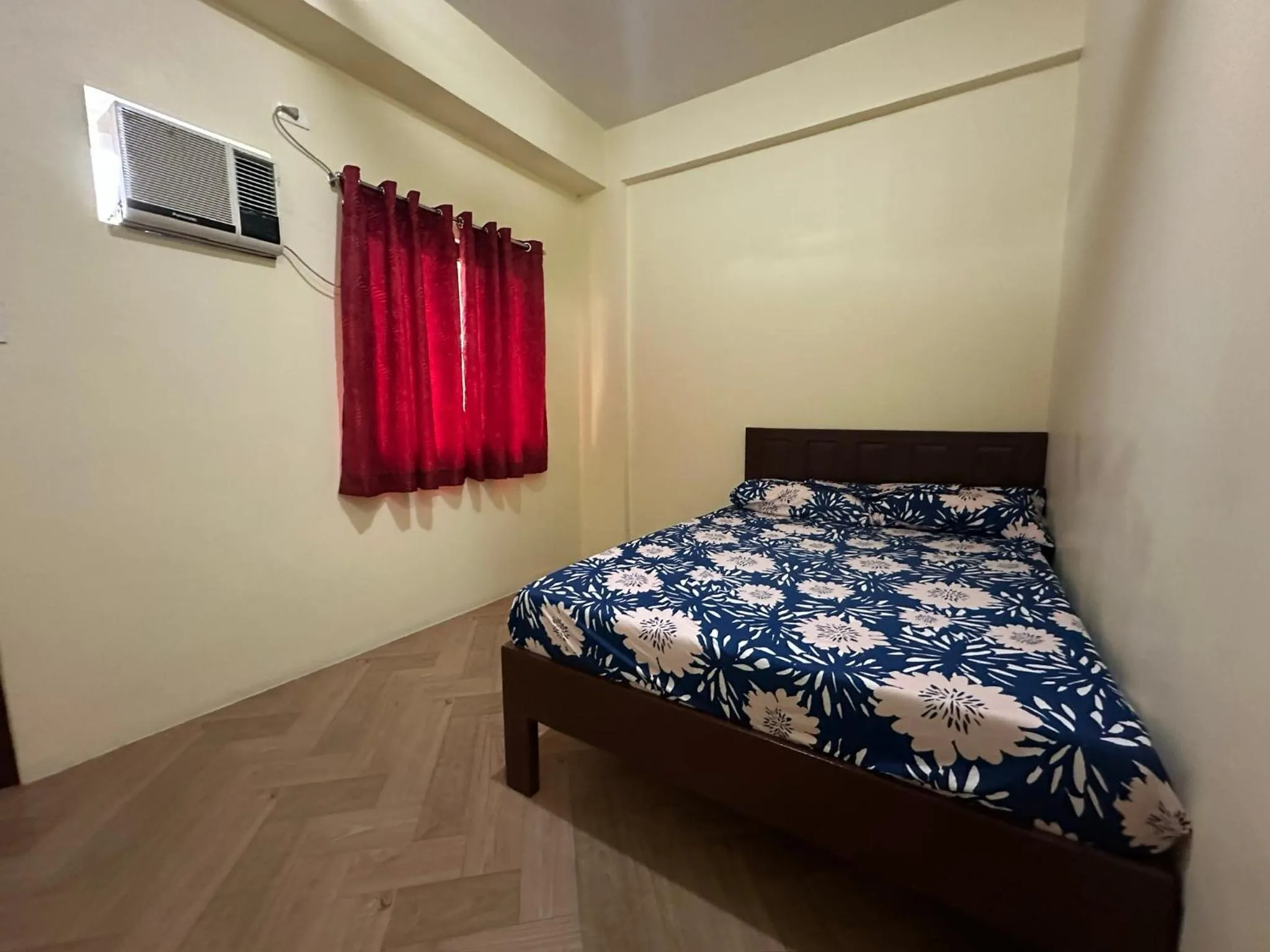 Bed in RV3 TRANSIENT HOUSE