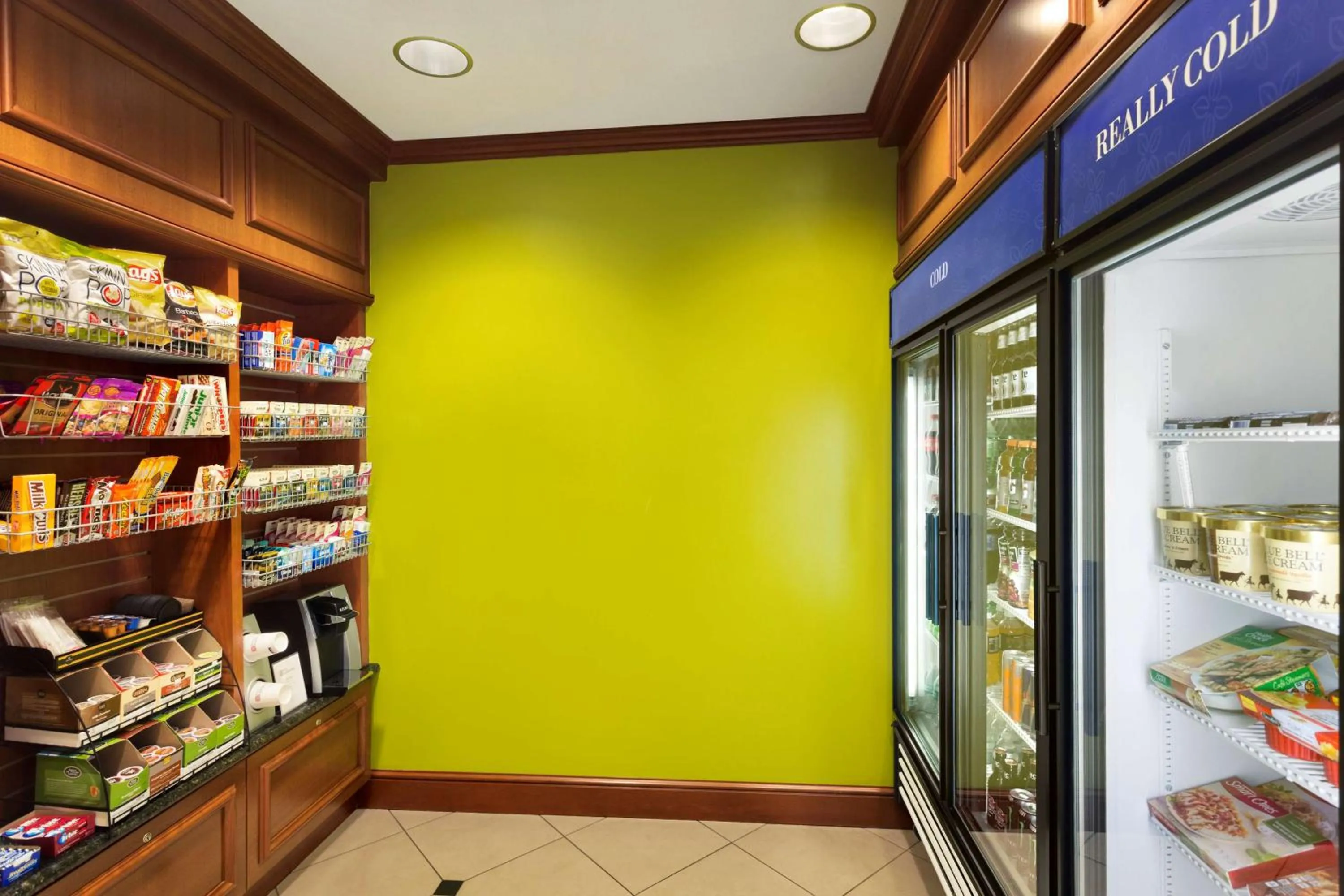 Restaurant/places to eat in Hilton Garden Inn Bartlesville