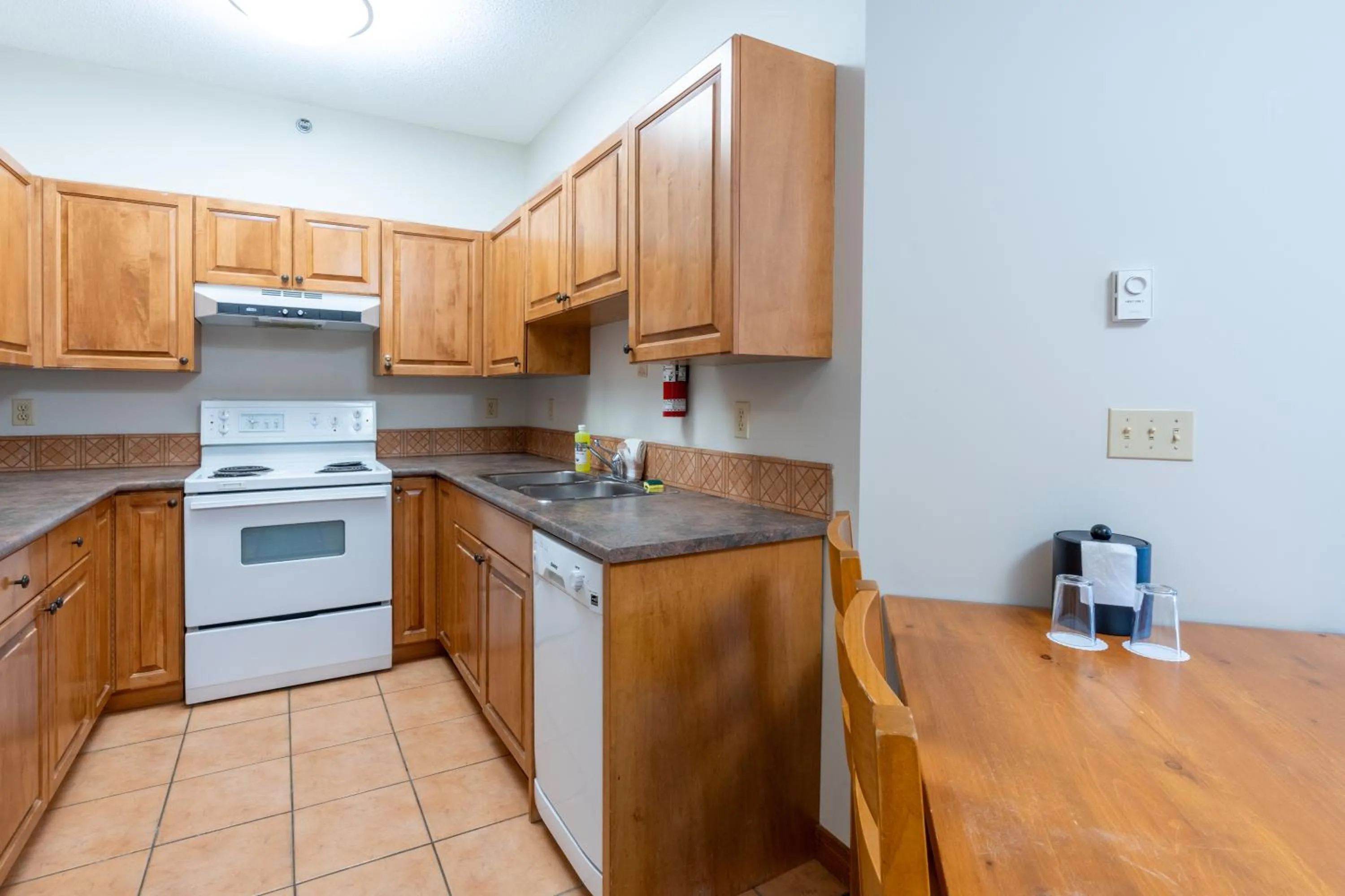 Kitchen or kitchenette in Sundance Lodge