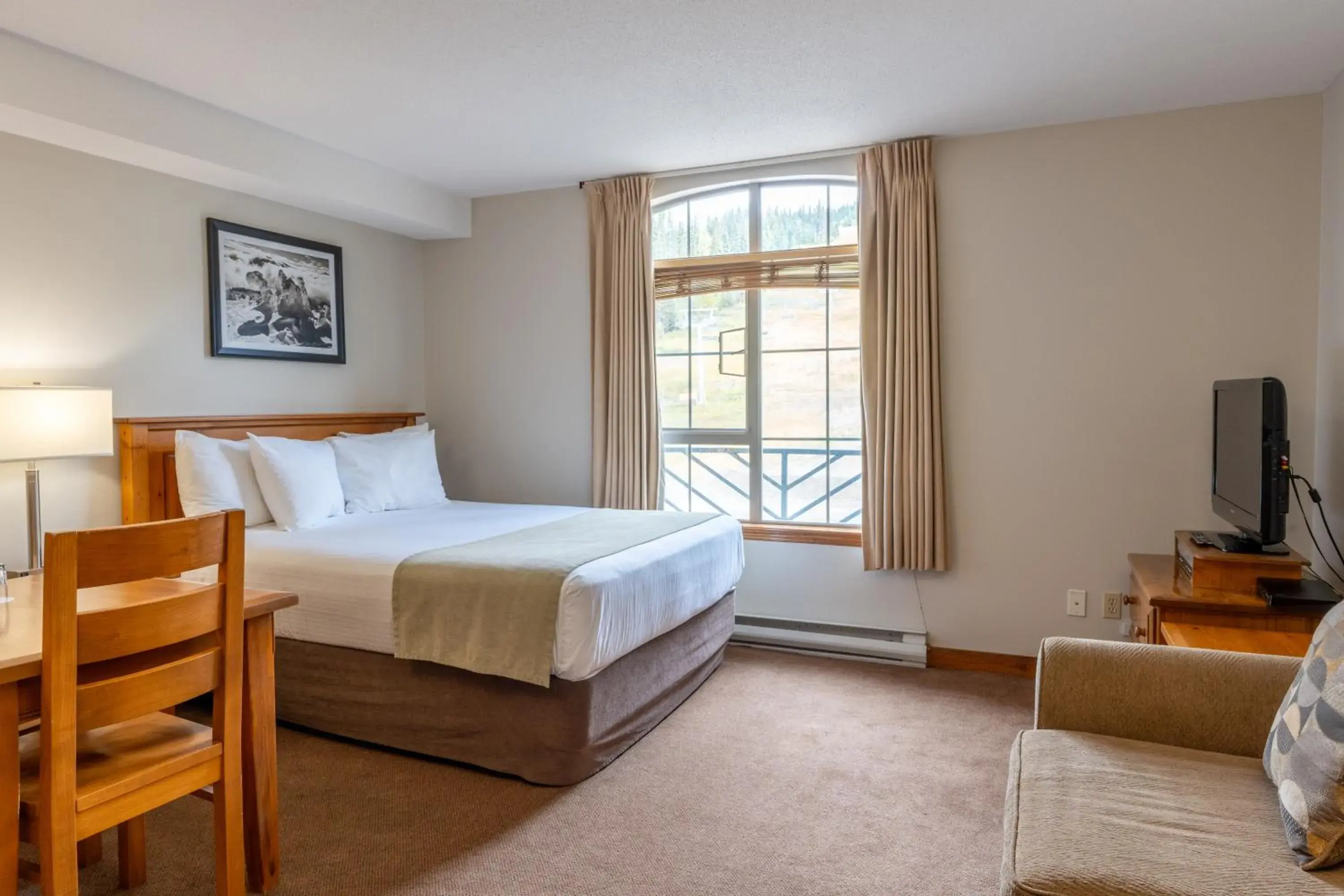 Mountain View Queen in Sundance Lodge Mountain View Queen in Sundance Lodge