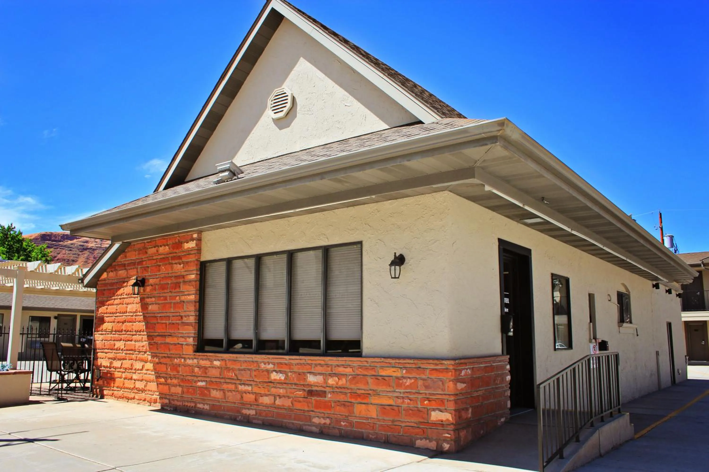 Lobby or reception in Bowen Motel