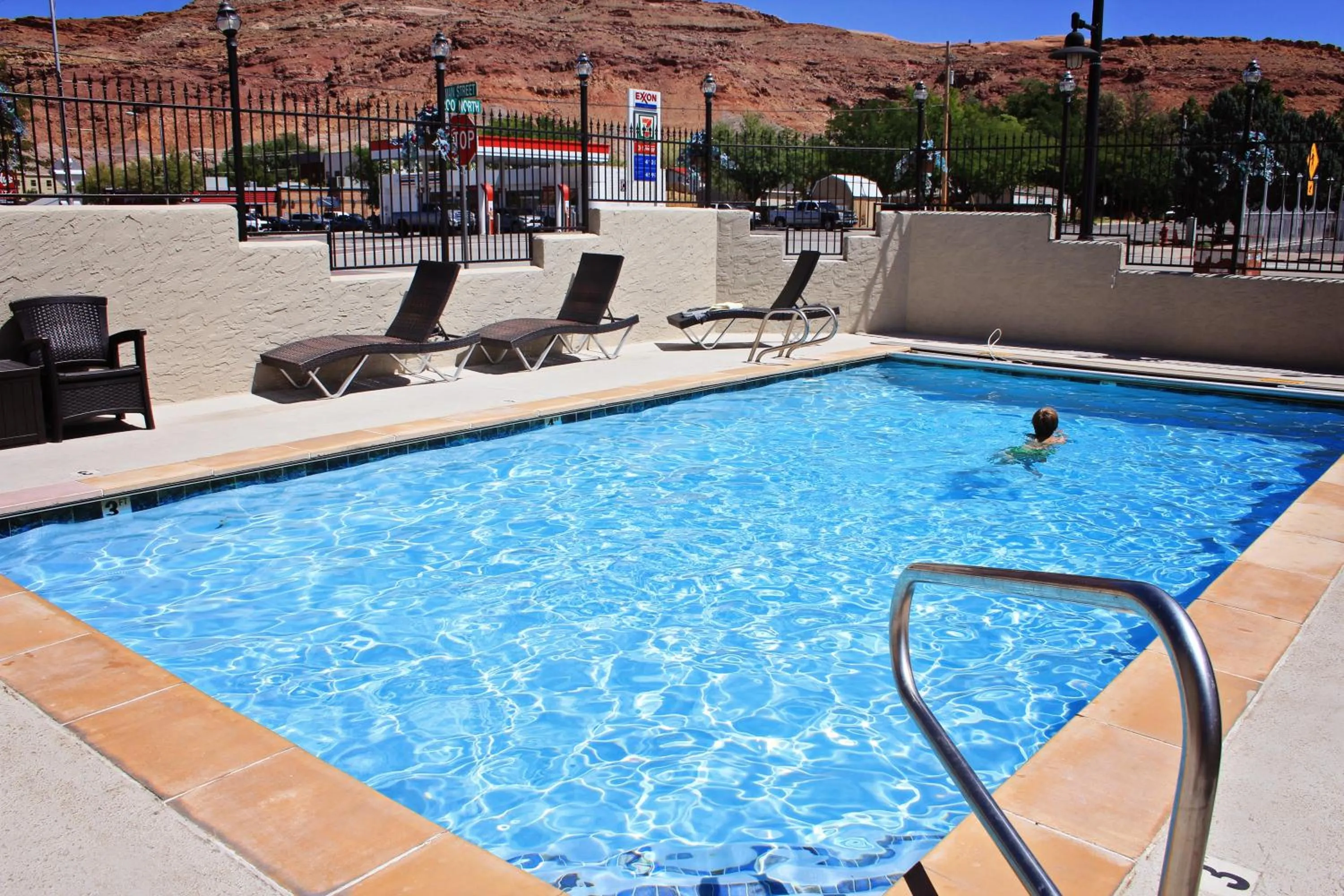 Pool view in Bowen Motel
