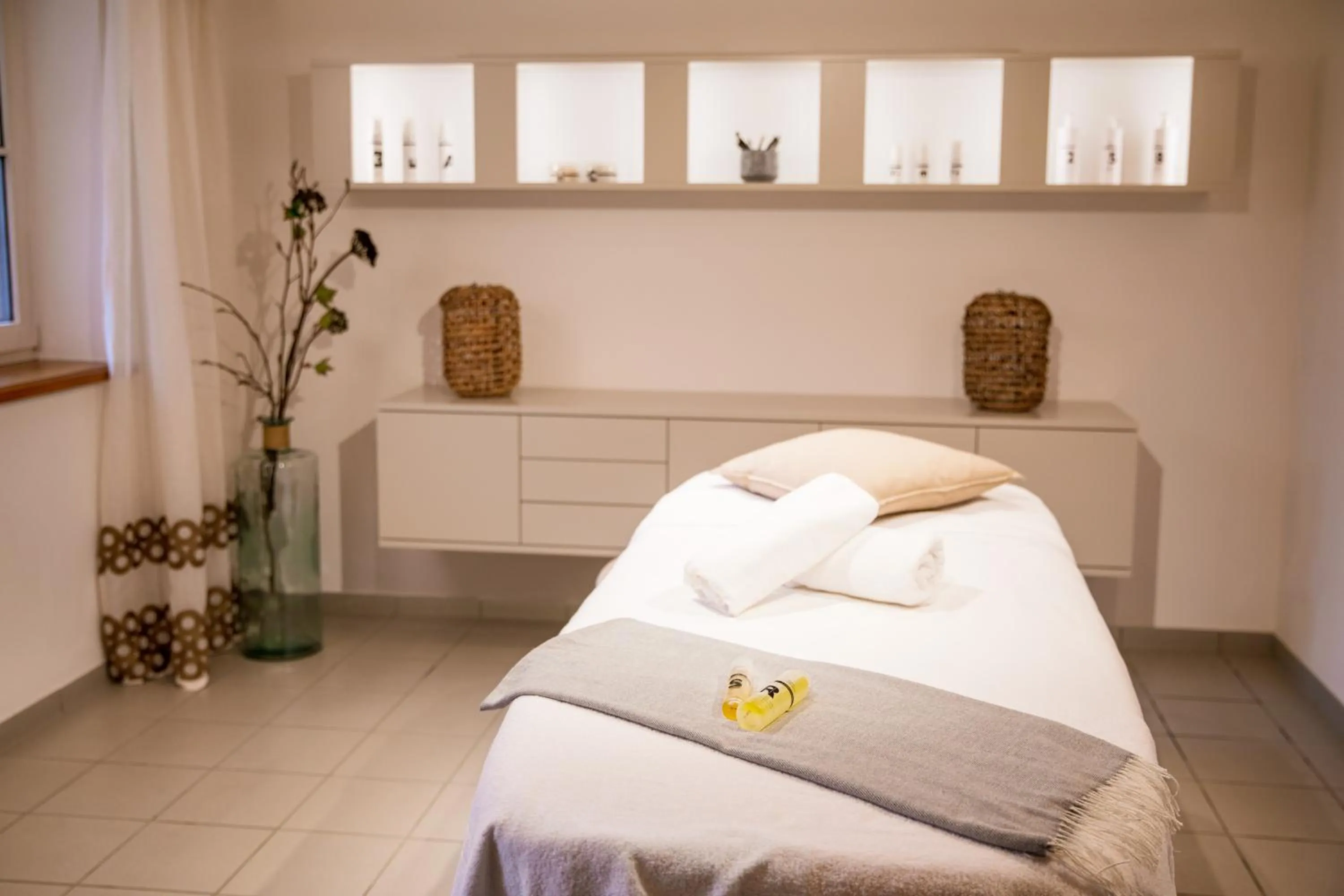 Massage, Bed in Hotel Krone