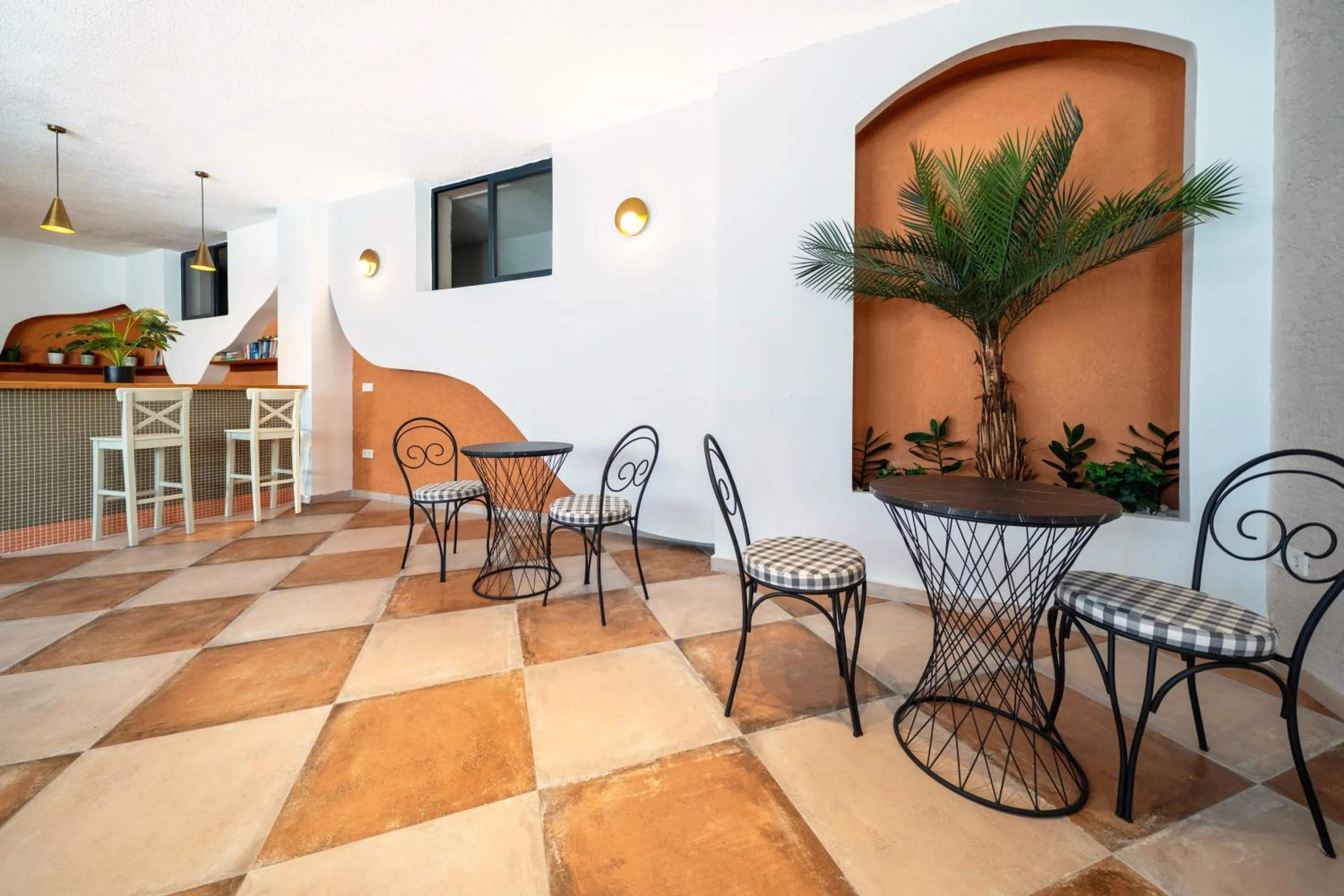 Montebello Deluxe Hotel