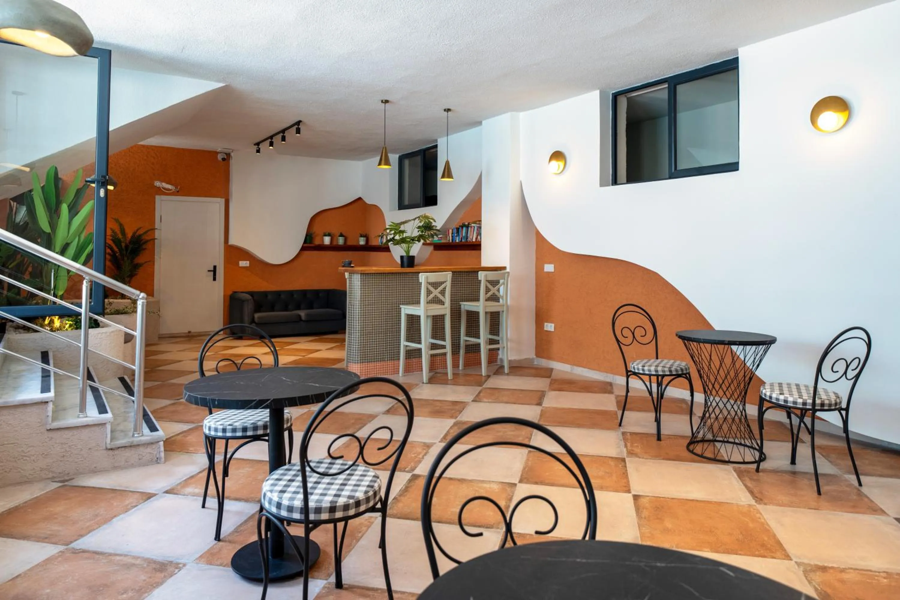 Montebello Deluxe Hotel