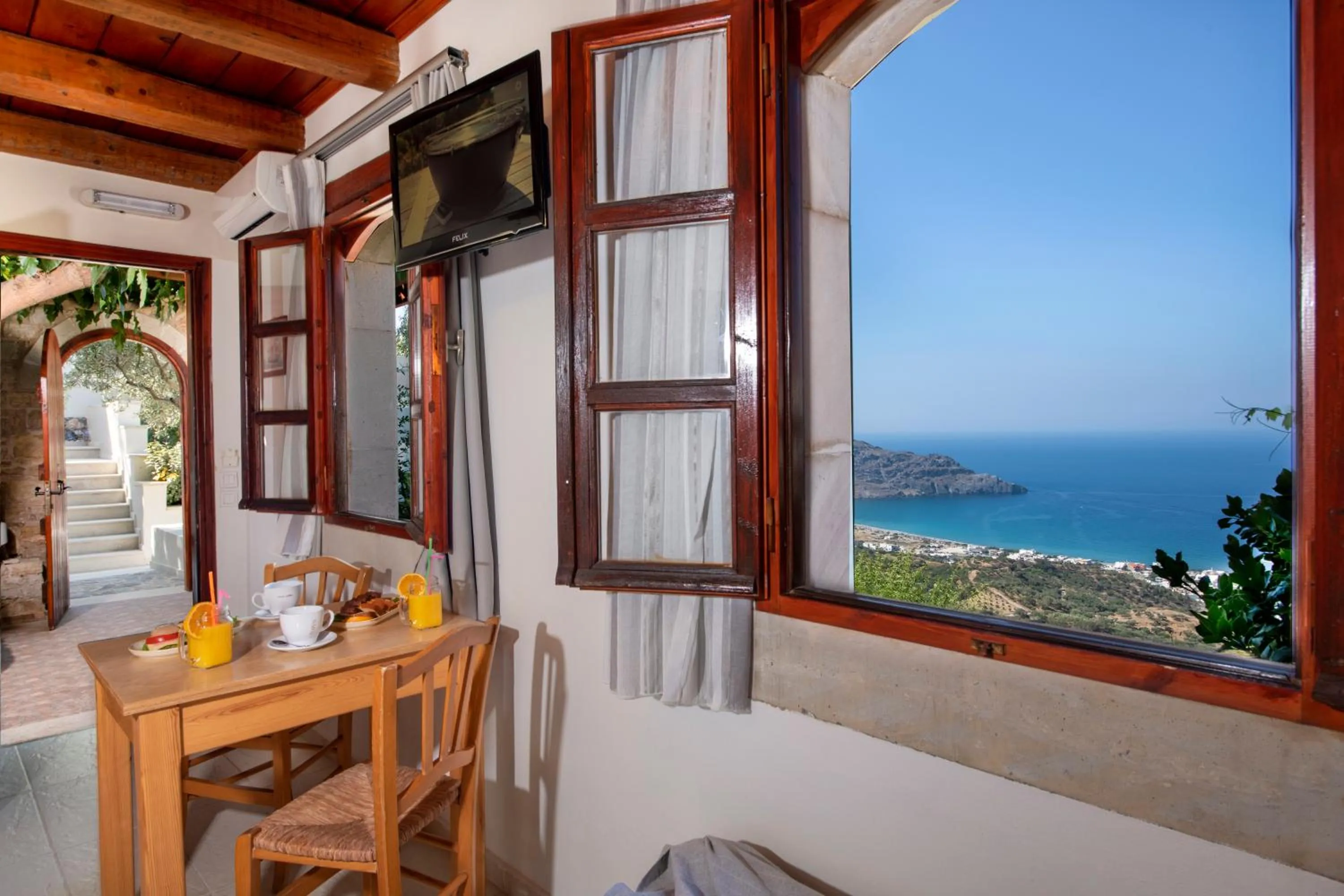 TV and multimedia in Stefanos Village Hotel