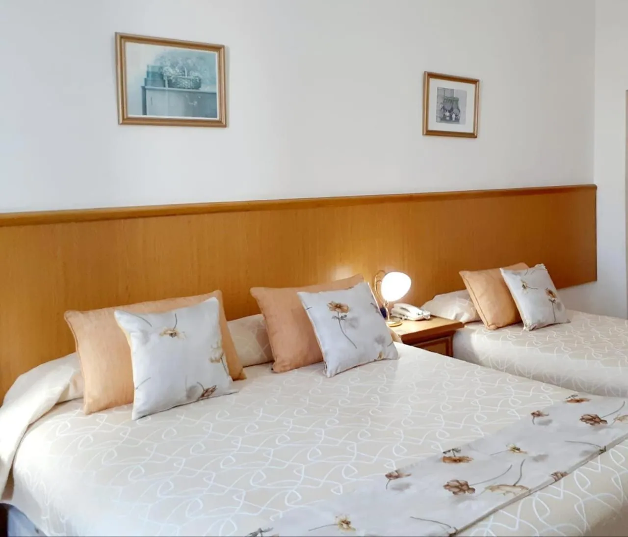 Bed in Hotel Benevento