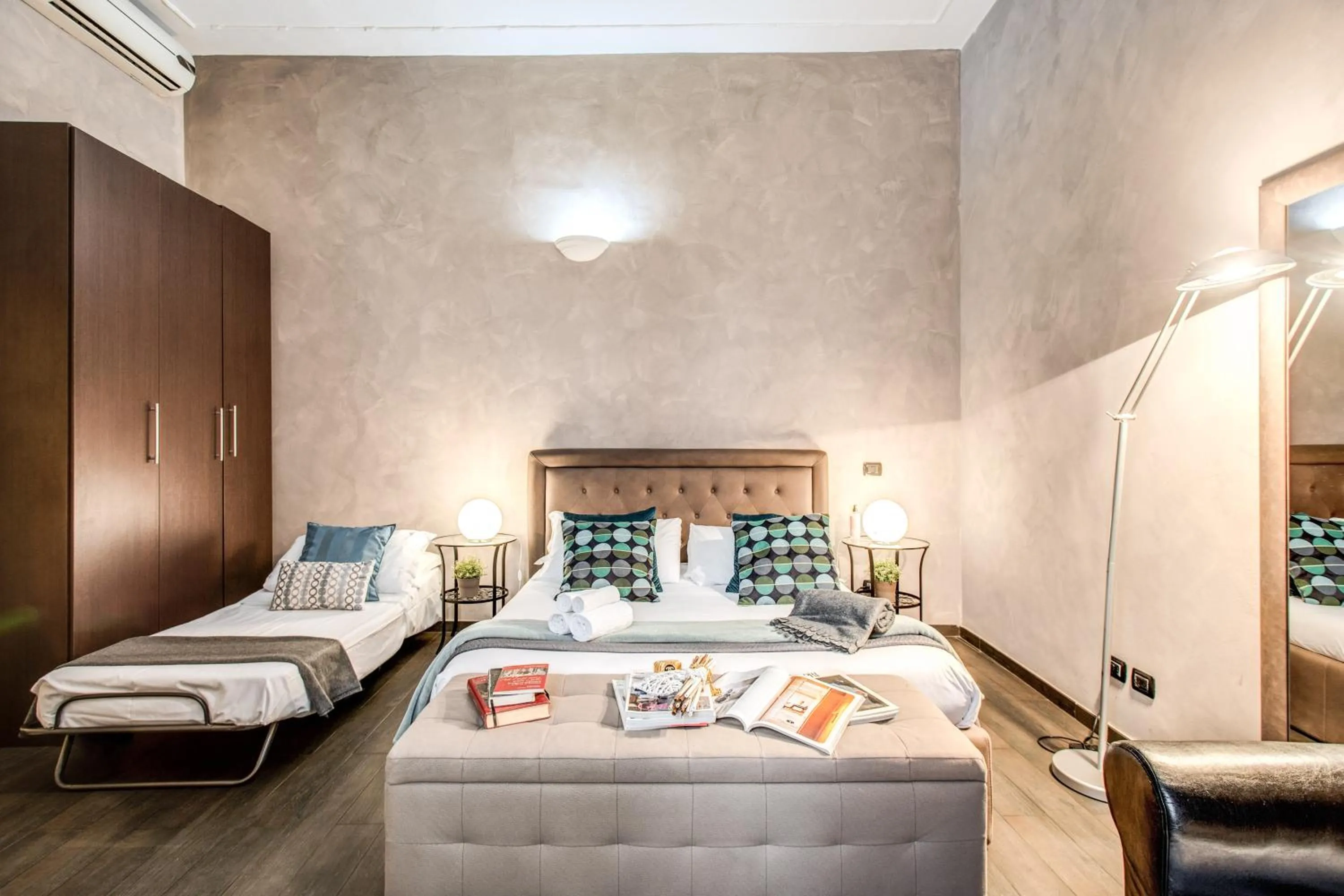 Photo of the whole room, Bed in La Residenza Dell'Angelo