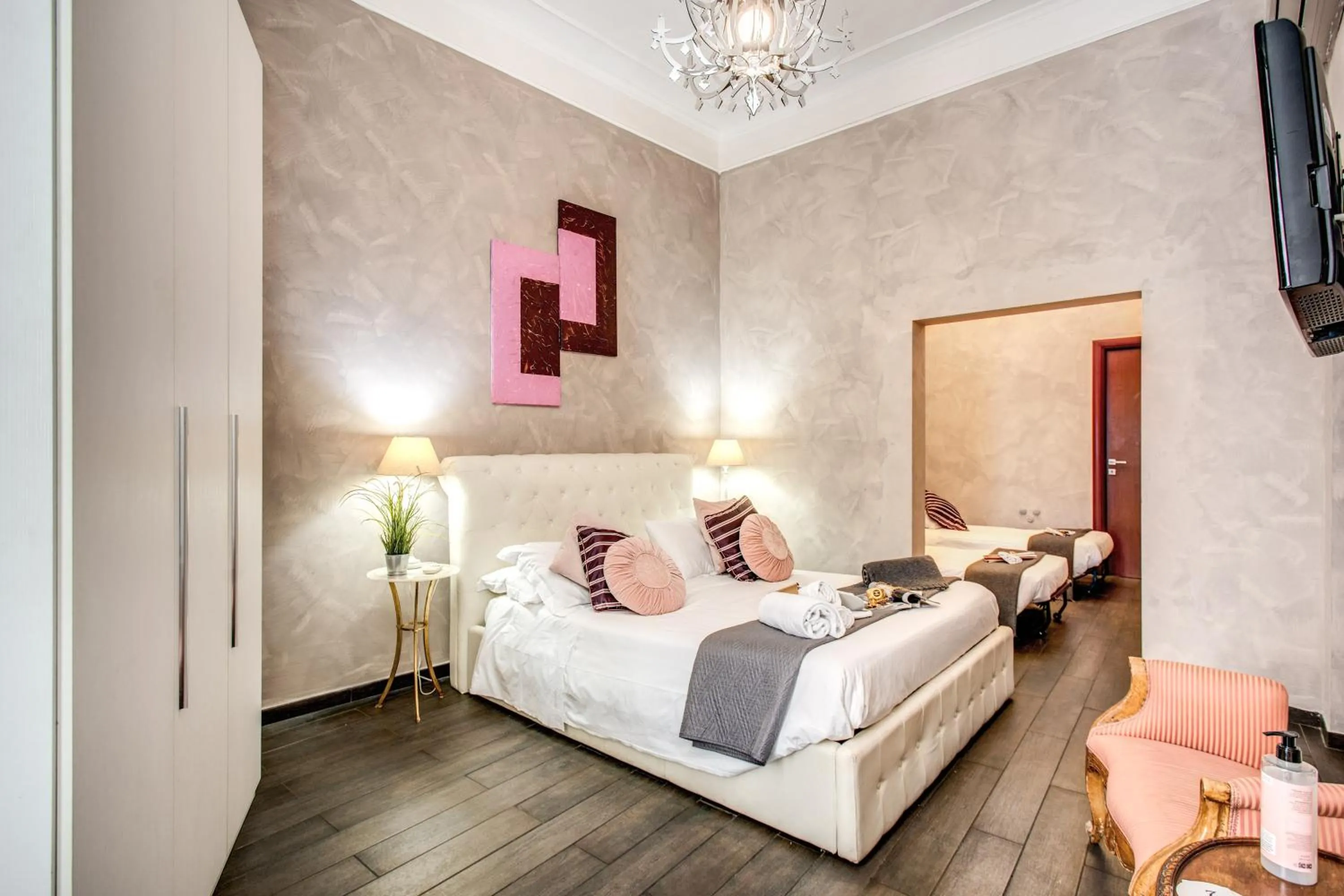 Photo of the whole room, Bed in La Residenza Dell'Angelo