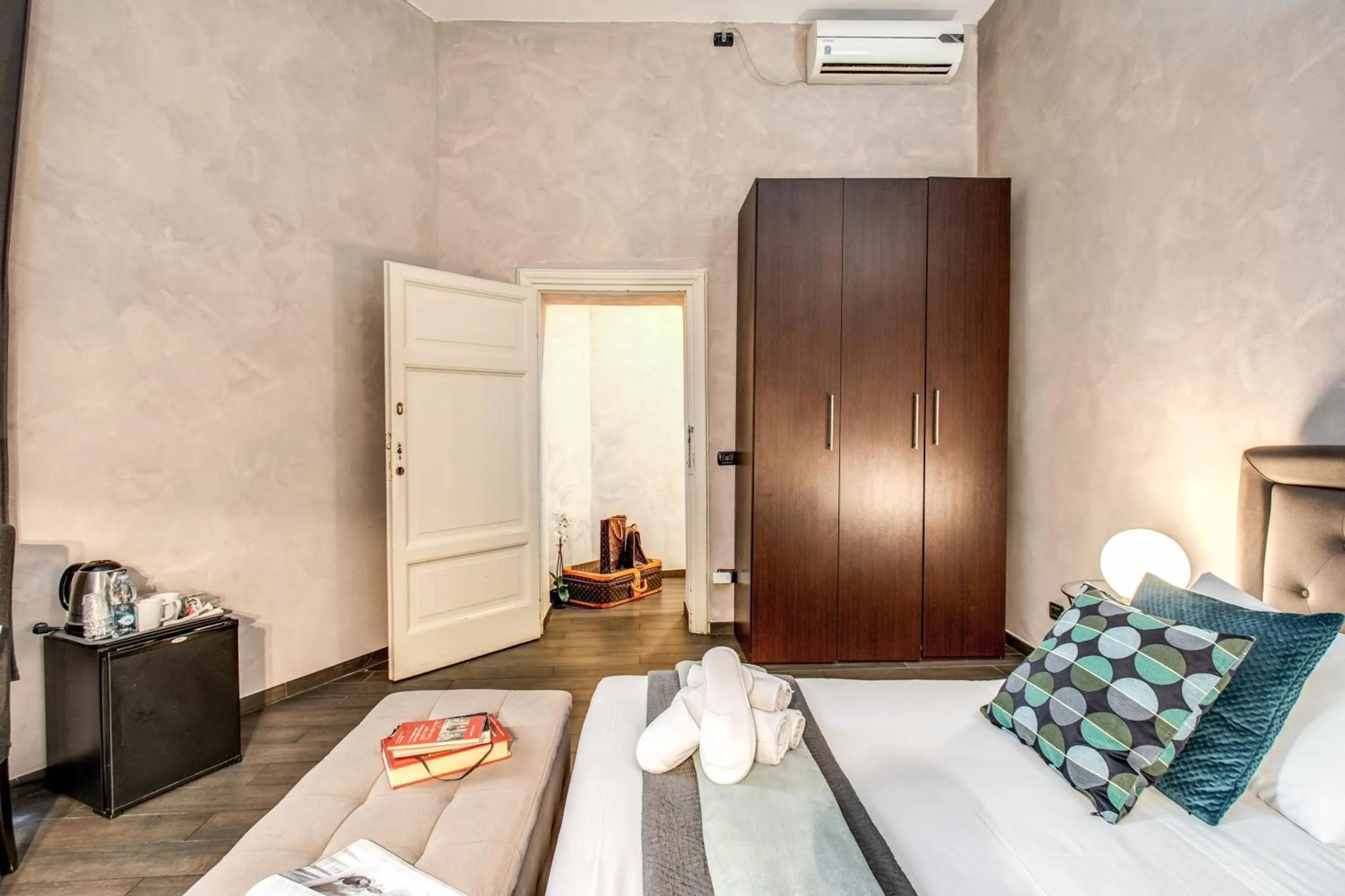 Photo of the whole room, Bed in La Residenza Dell'Angelo