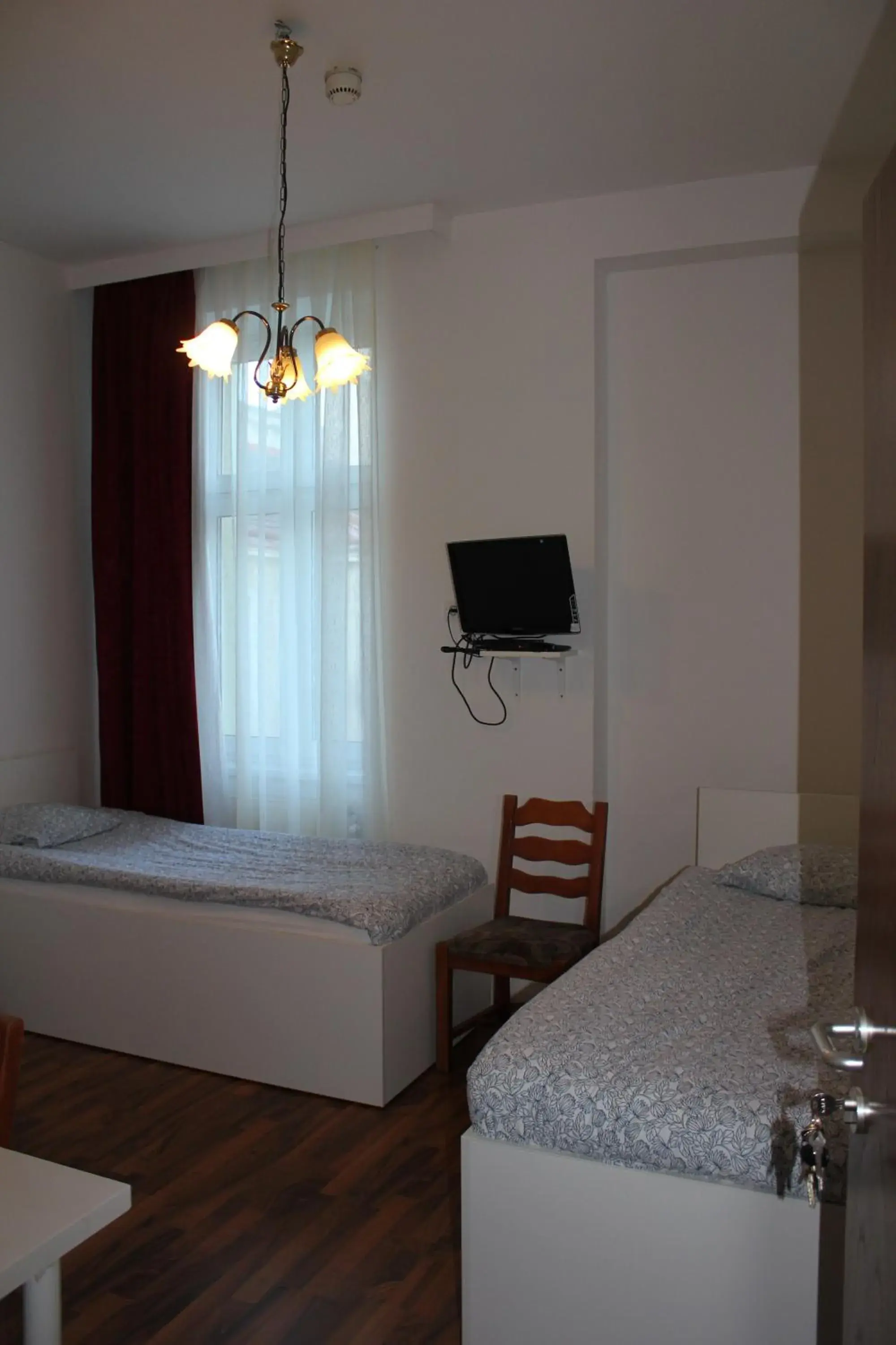 Budget Twin Room in Arnes Hotel Vienna Budget Twin Room in Arnes Hotel Vienna