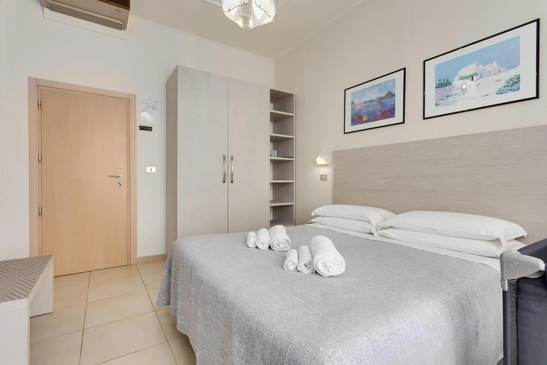 Bedroom, Bed in Hotel Caesar