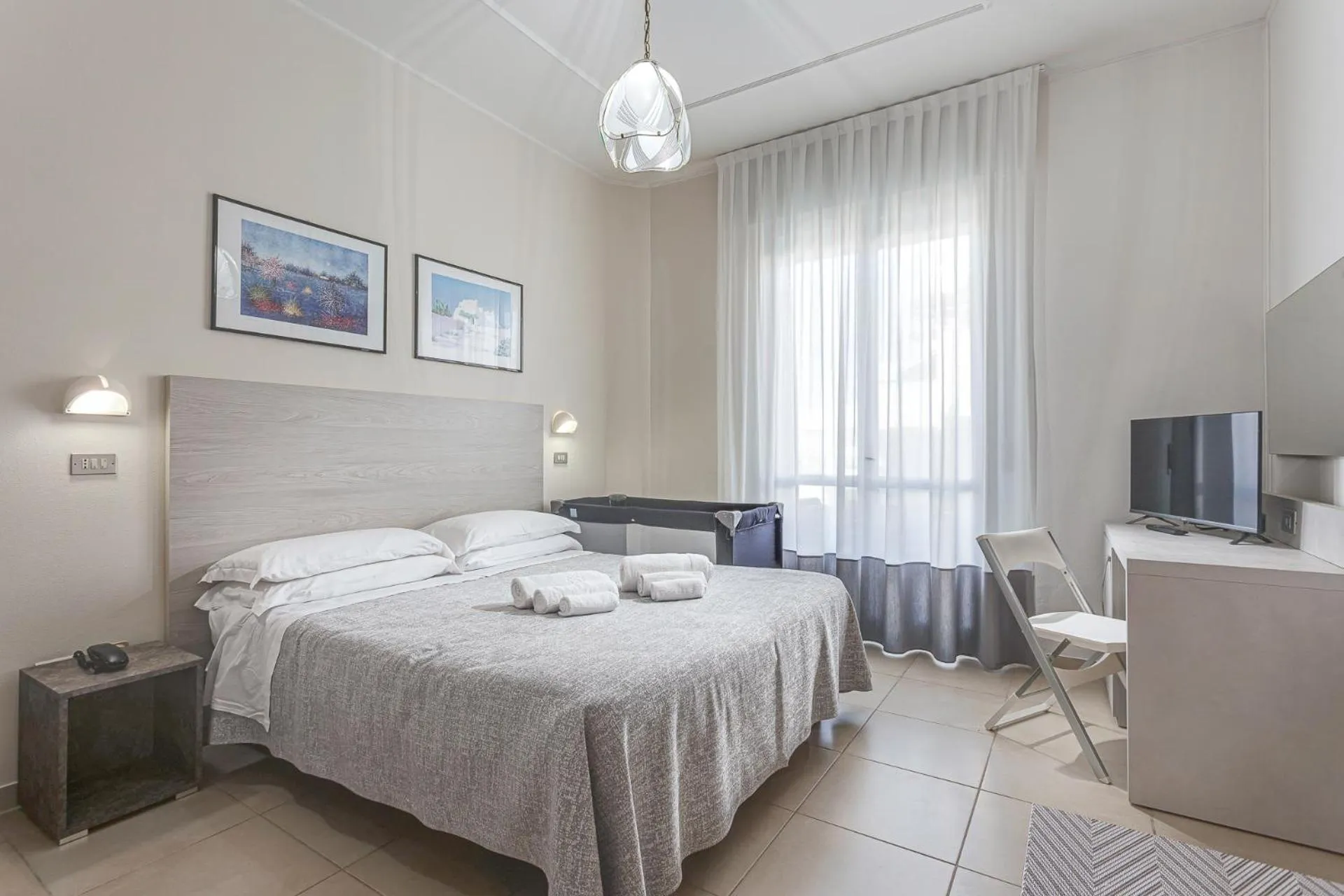 Bedroom, Bed in Hotel Caesar