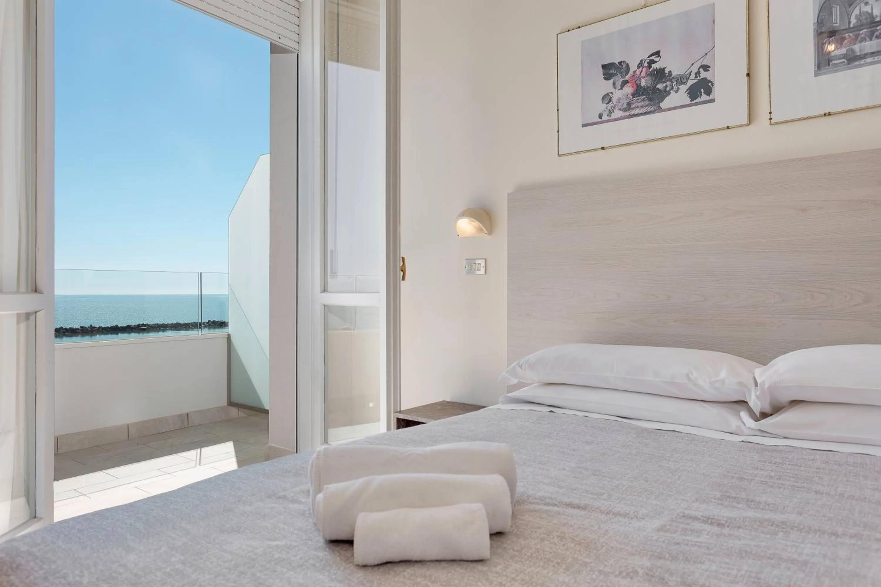 Natural landscape, Bed in Hotel Caesar