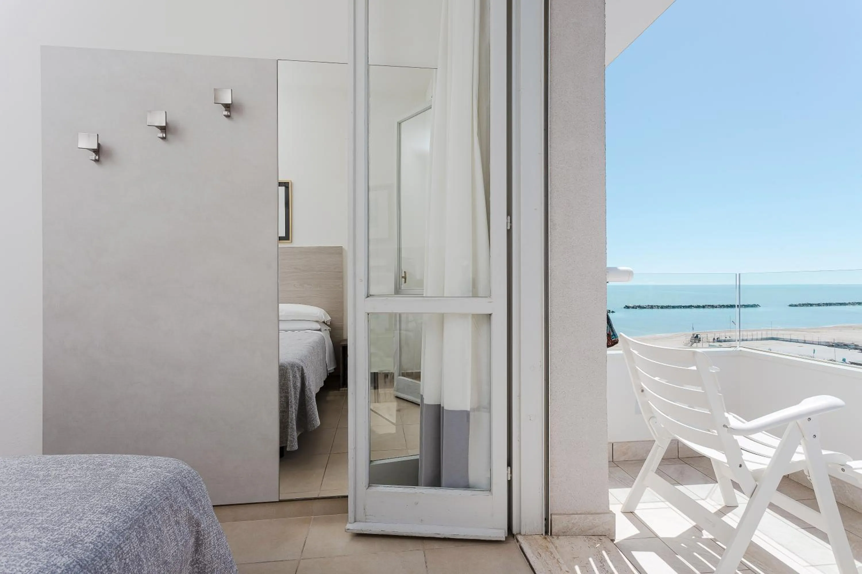 View (from property/room), Bed in Hotel Caesar