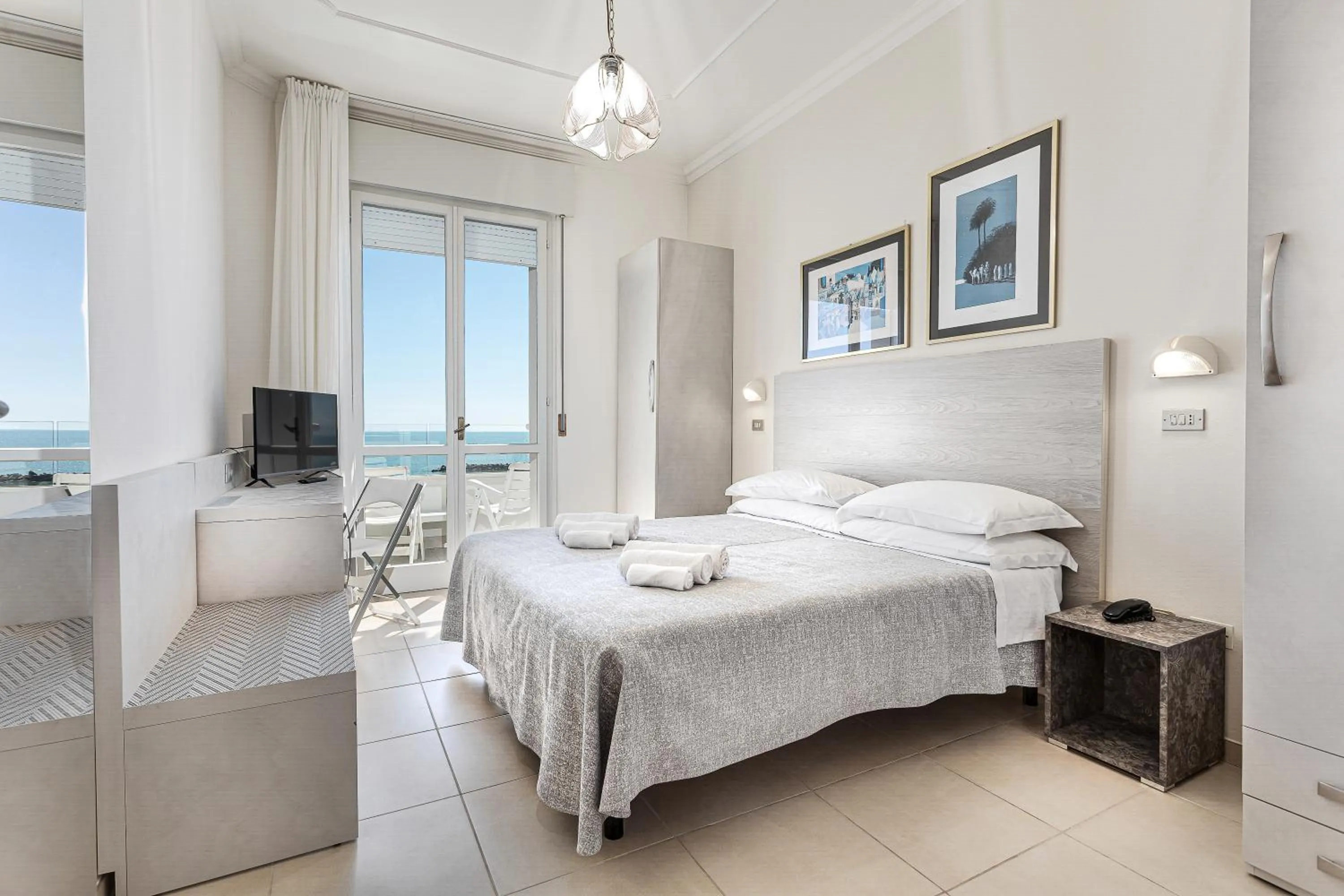 Photo of the whole room, Bed in Hotel Caesar