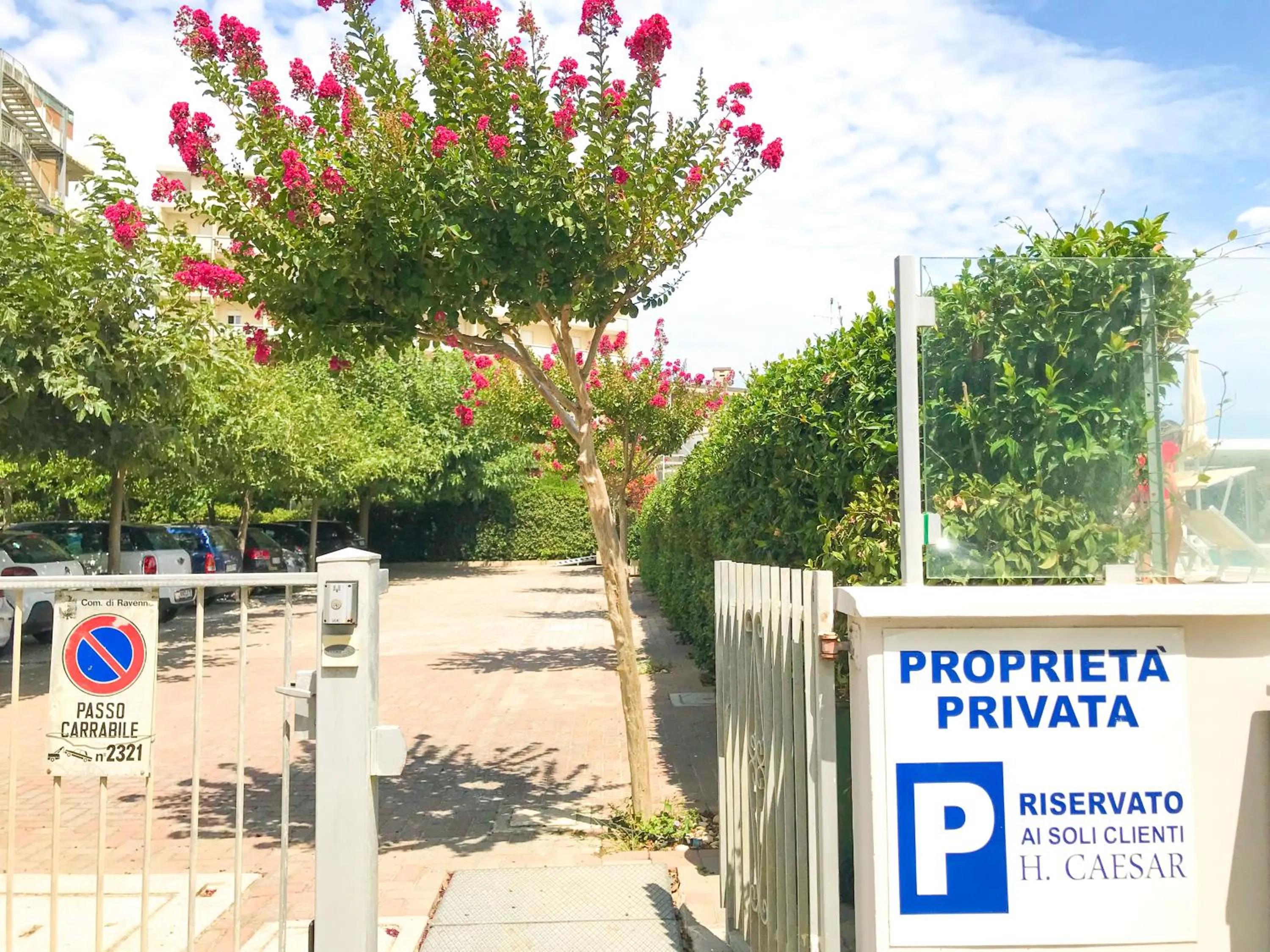 Parking in Hotel Caesar